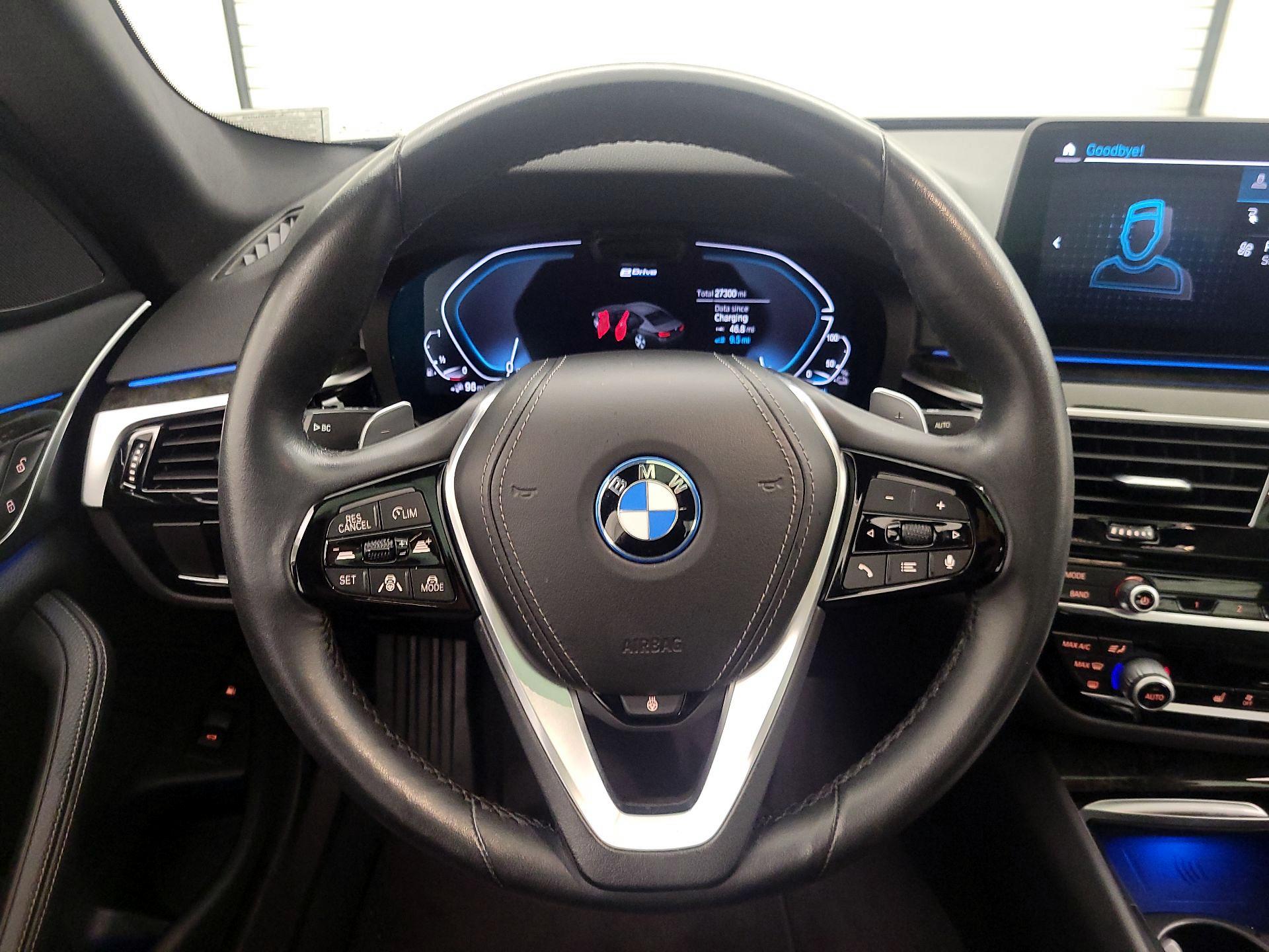 Thumbnail: 2022 BMW 5 Series - 10