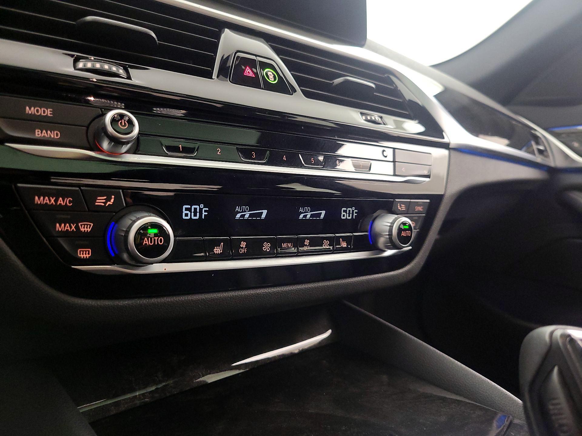 Thumbnail: 2022 BMW 5 Series - 17