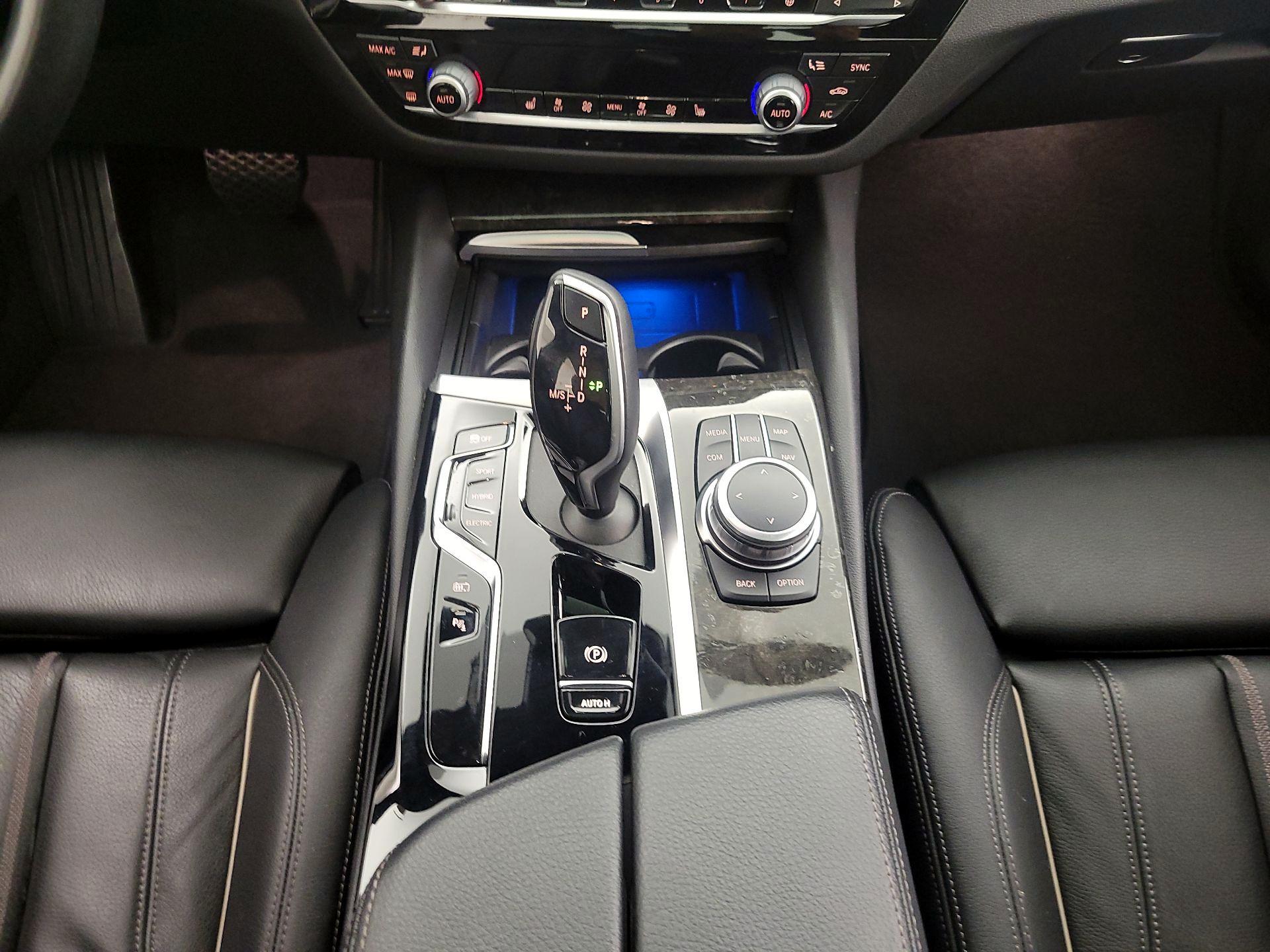 Thumbnail: 2022 BMW 5 Series - 18