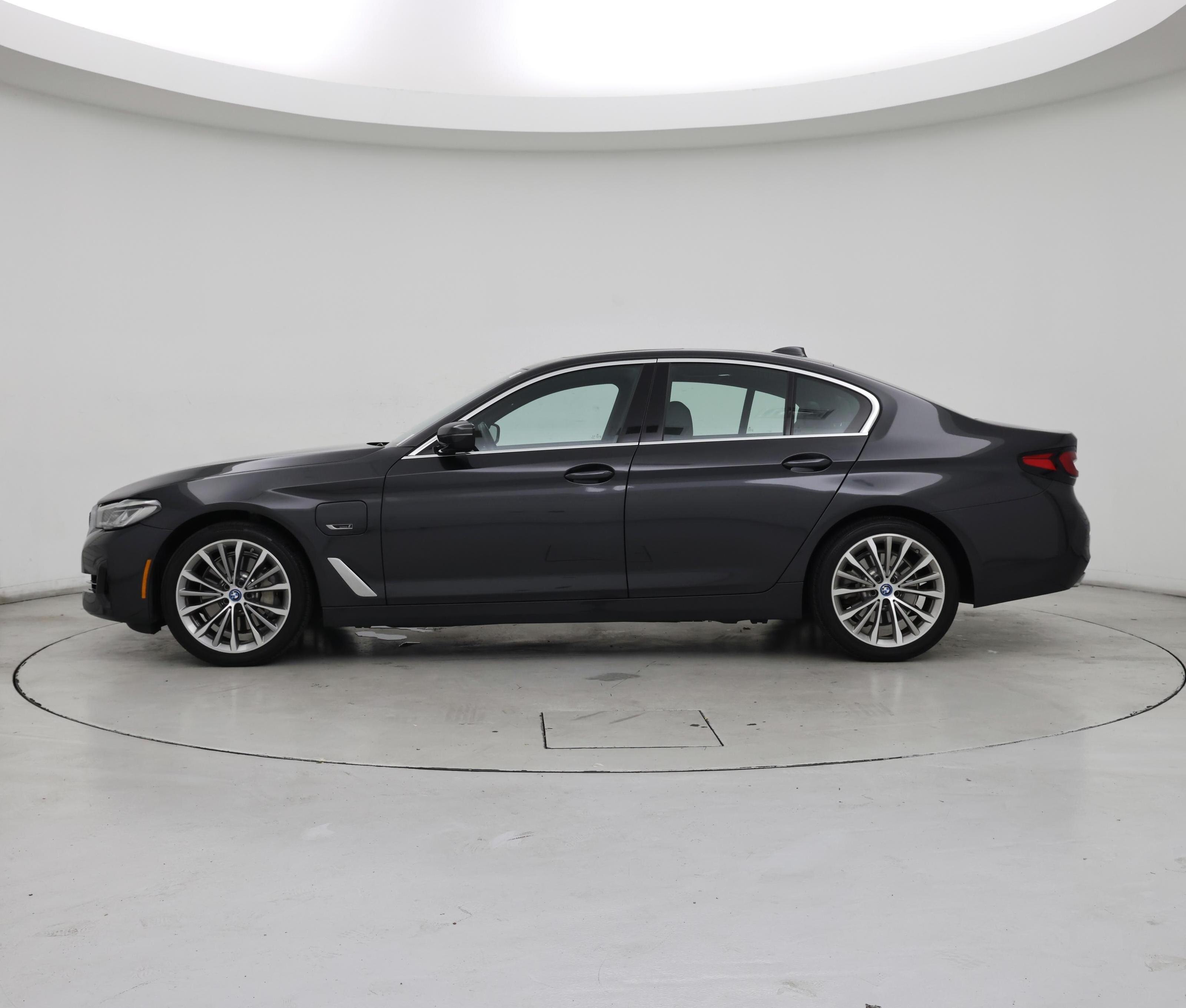 Thumbnail: 2022 BMW 5 Series - 3
