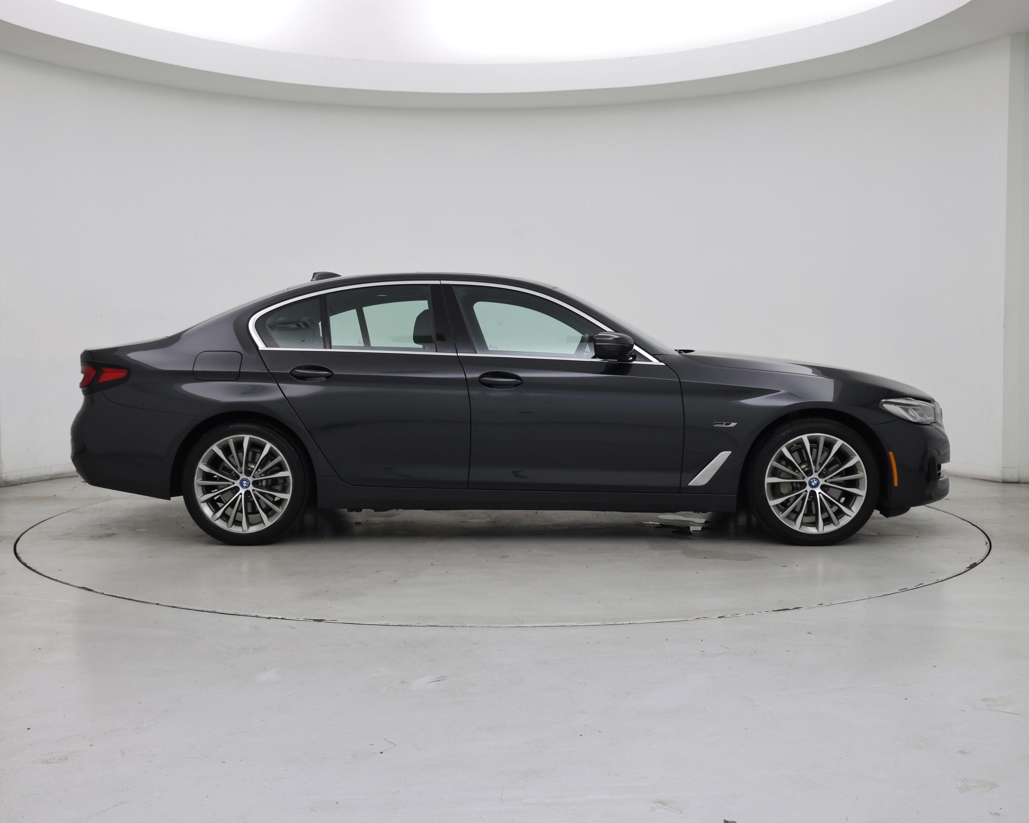 Thumbnail: 2022 BMW 5 Series - 7