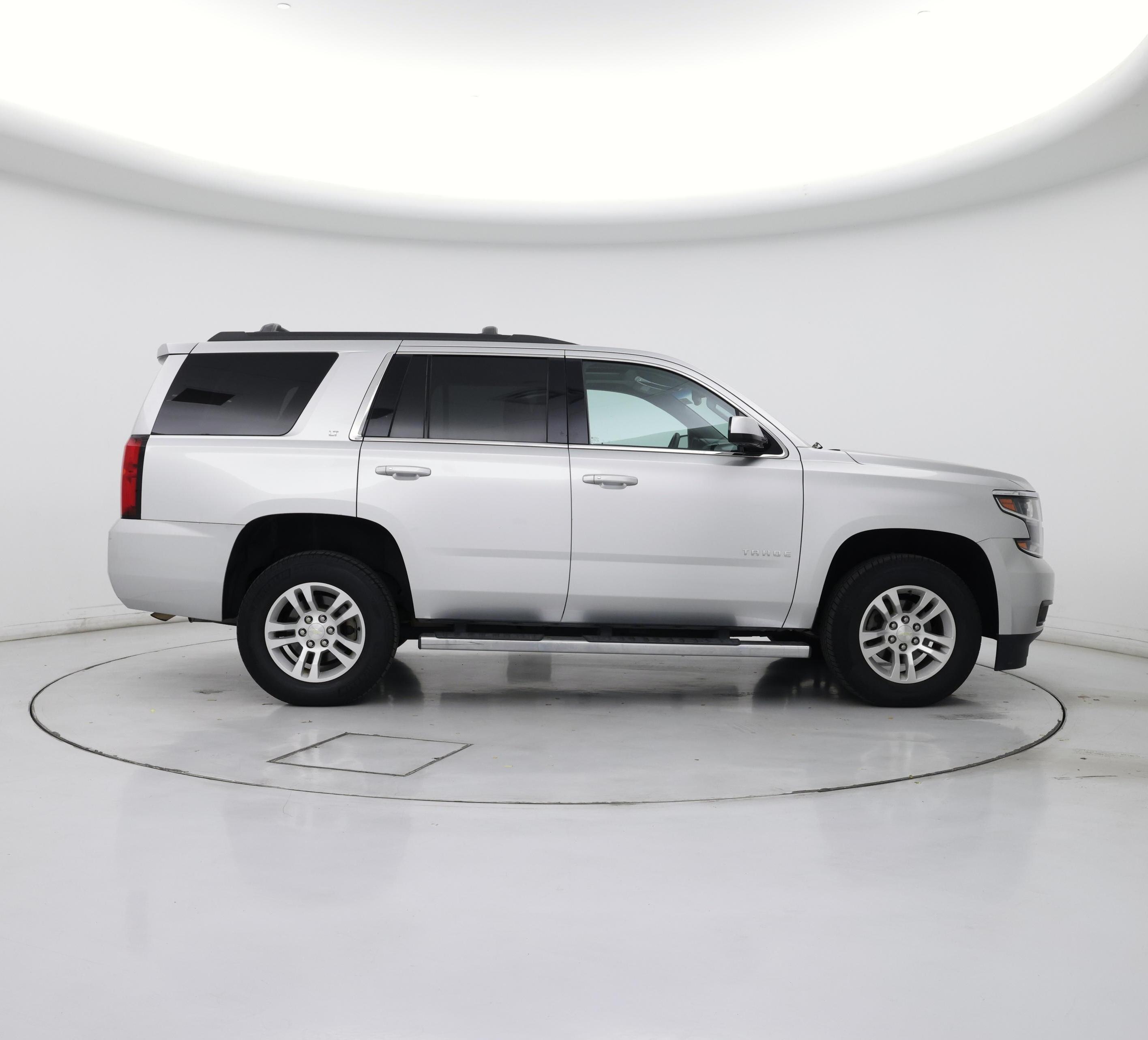 Thumbnail: 2017 Chevrolet Tahoe - 7