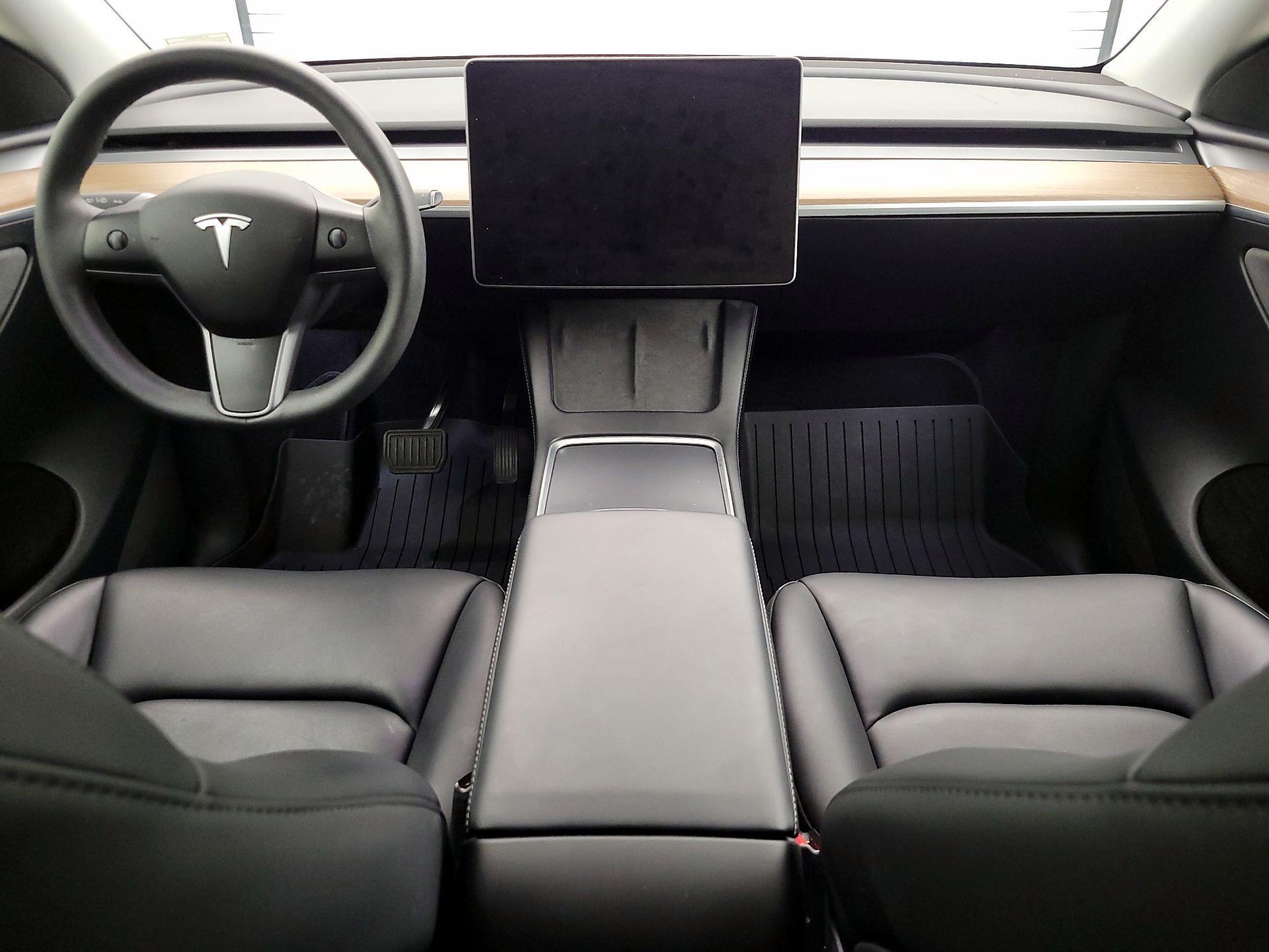 Thumbnail: 2024 Tesla Model Y - 9