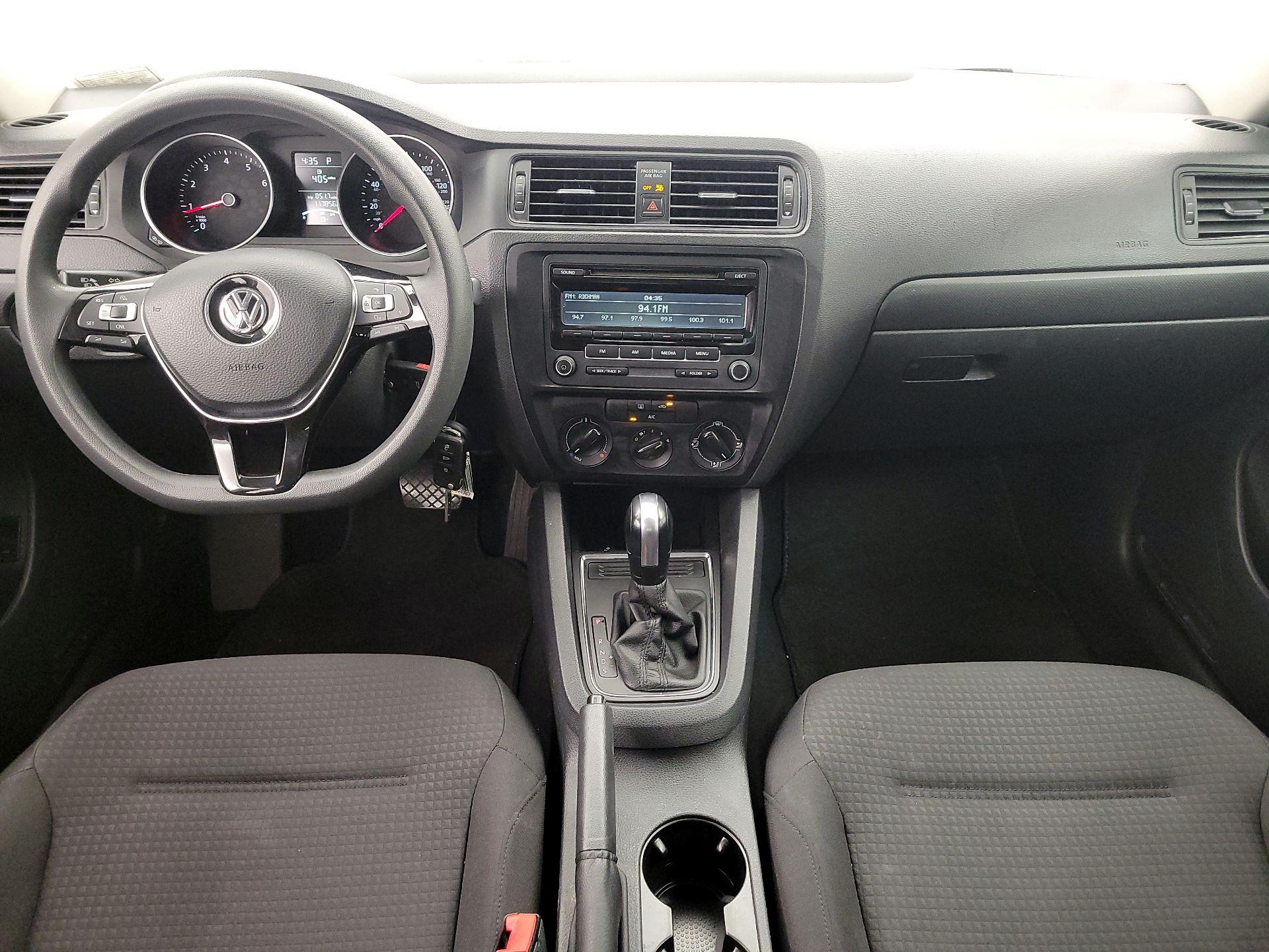 Thumbnail: 2015 Volkswagen Jetta - 9
