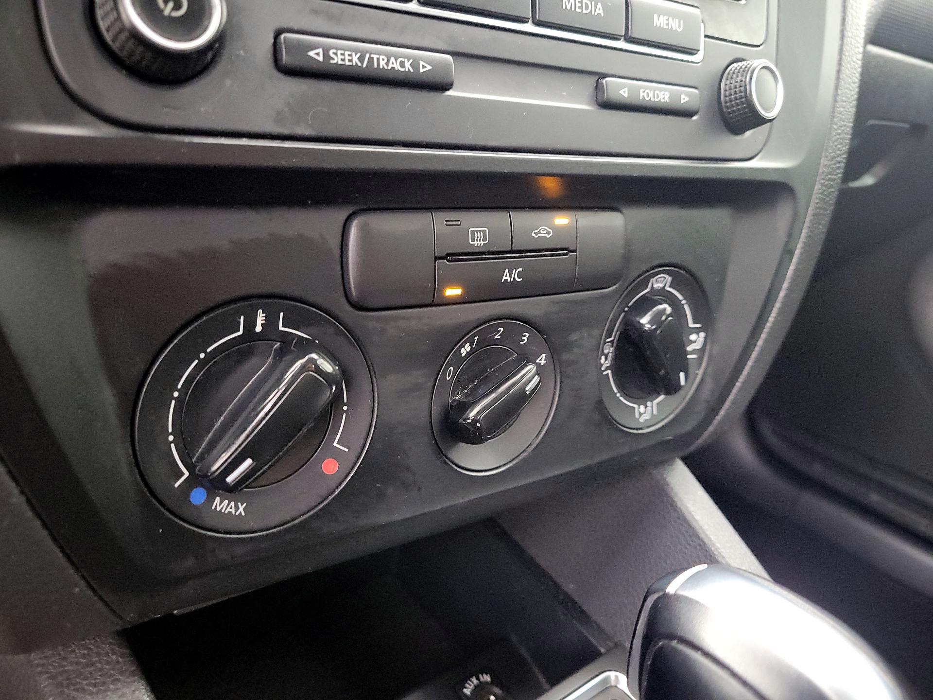 Thumbnail: 2015 Volkswagen Jetta - 15