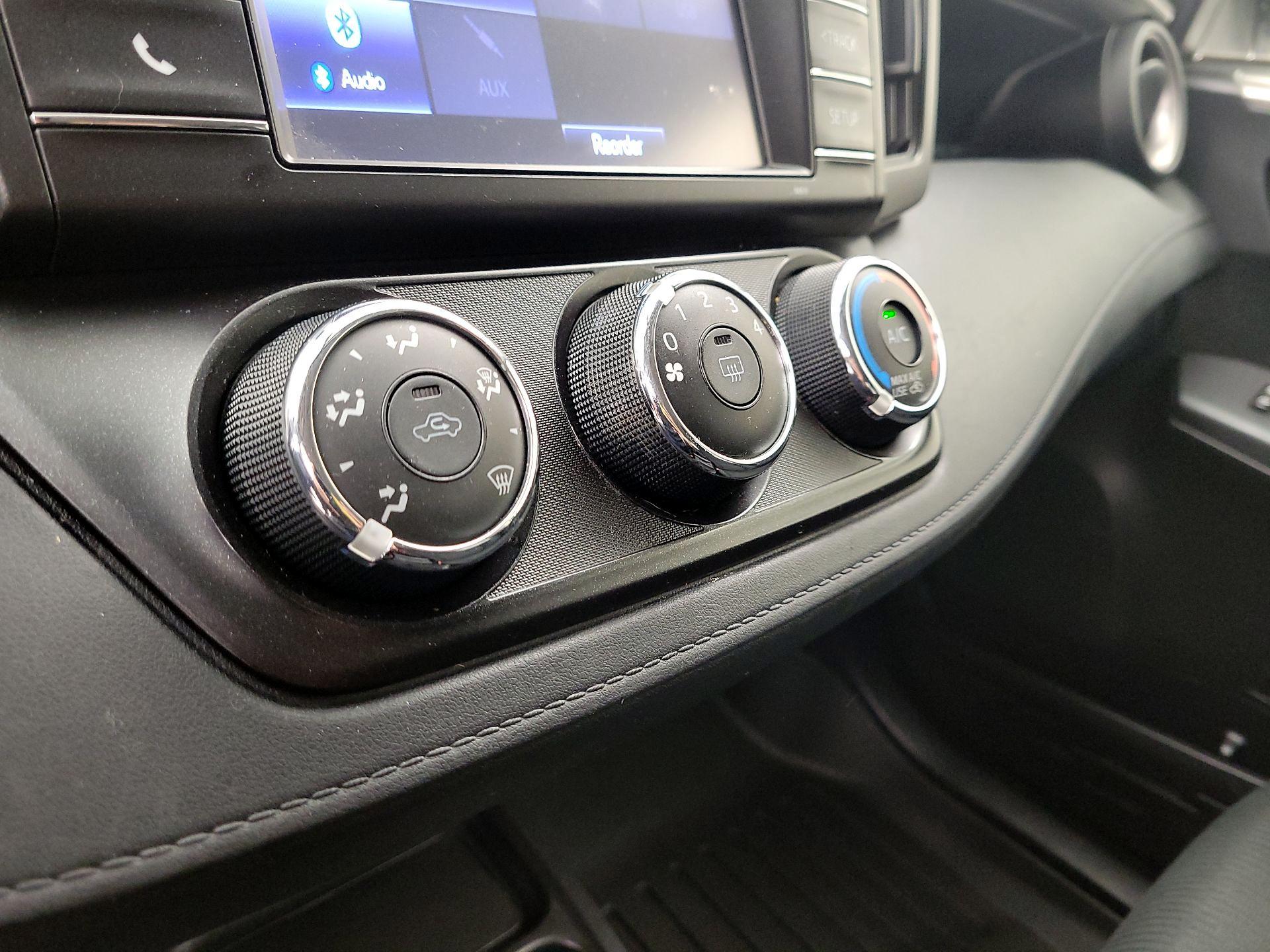 Thumbnail: 2016 Toyota RAV4 - 16