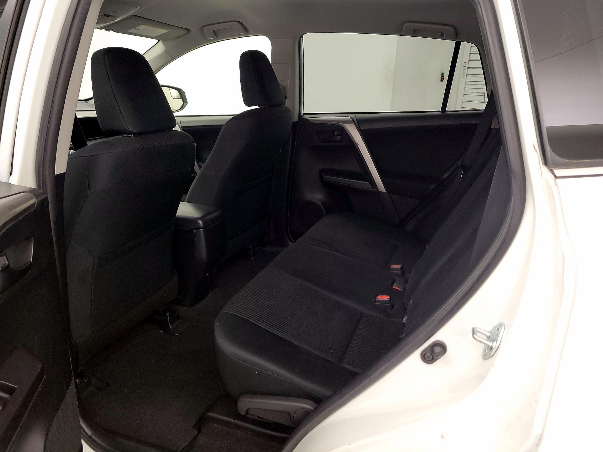 Thumbnail: 2016 Toyota RAV4 - 19