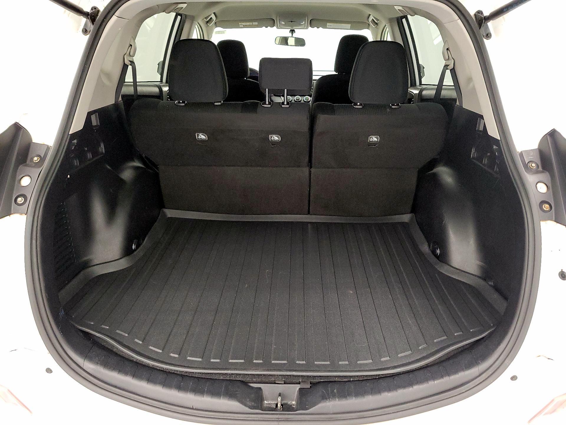 Thumbnail: 2016 Toyota RAV4 - 20