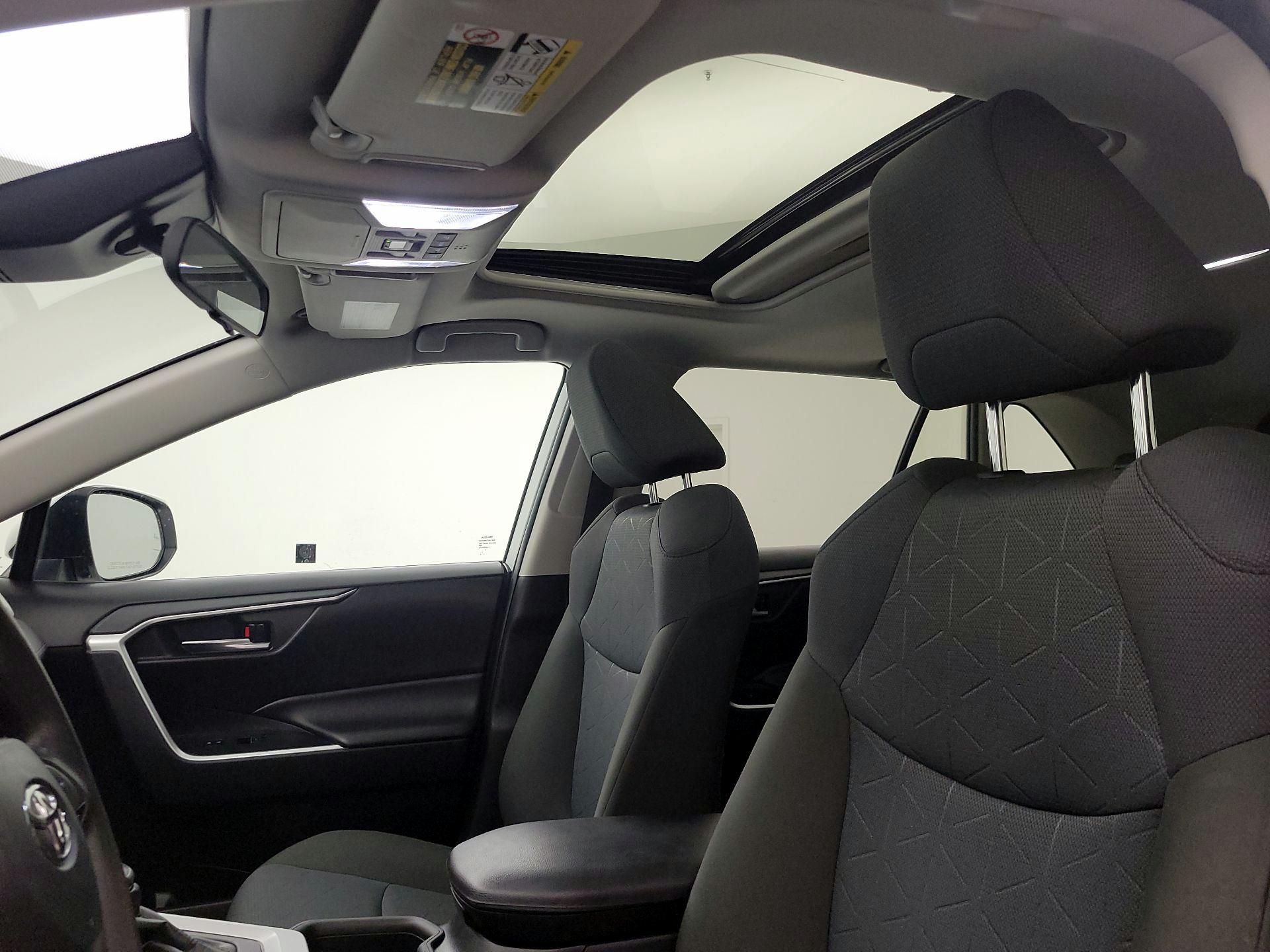 Thumbnail: 2022 Toyota RAV4 - 19