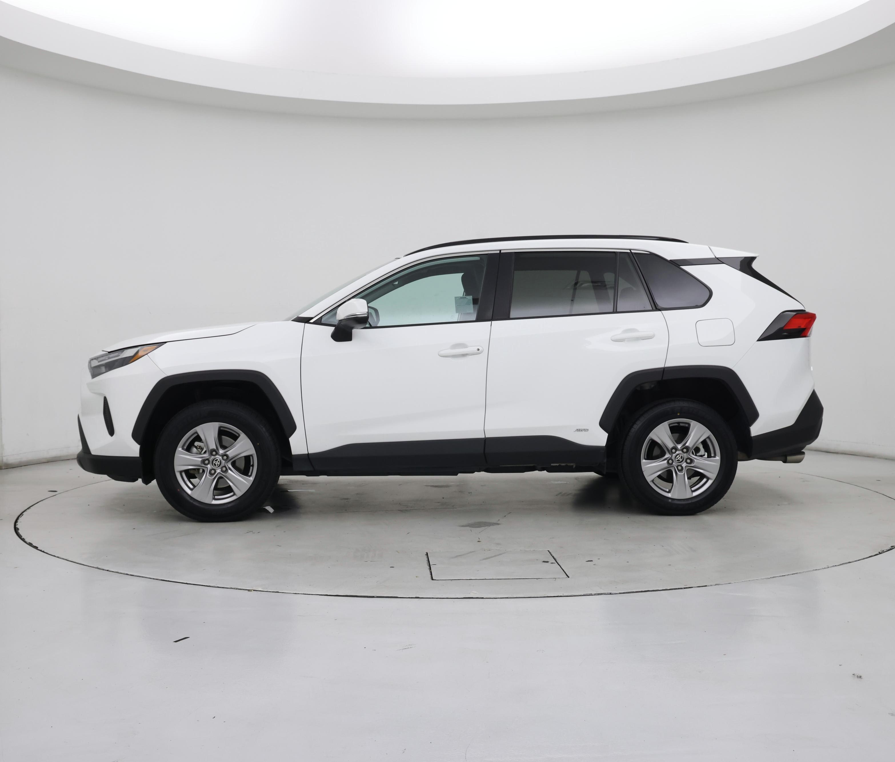 Thumbnail: 2022 Toyota RAV4 - 3