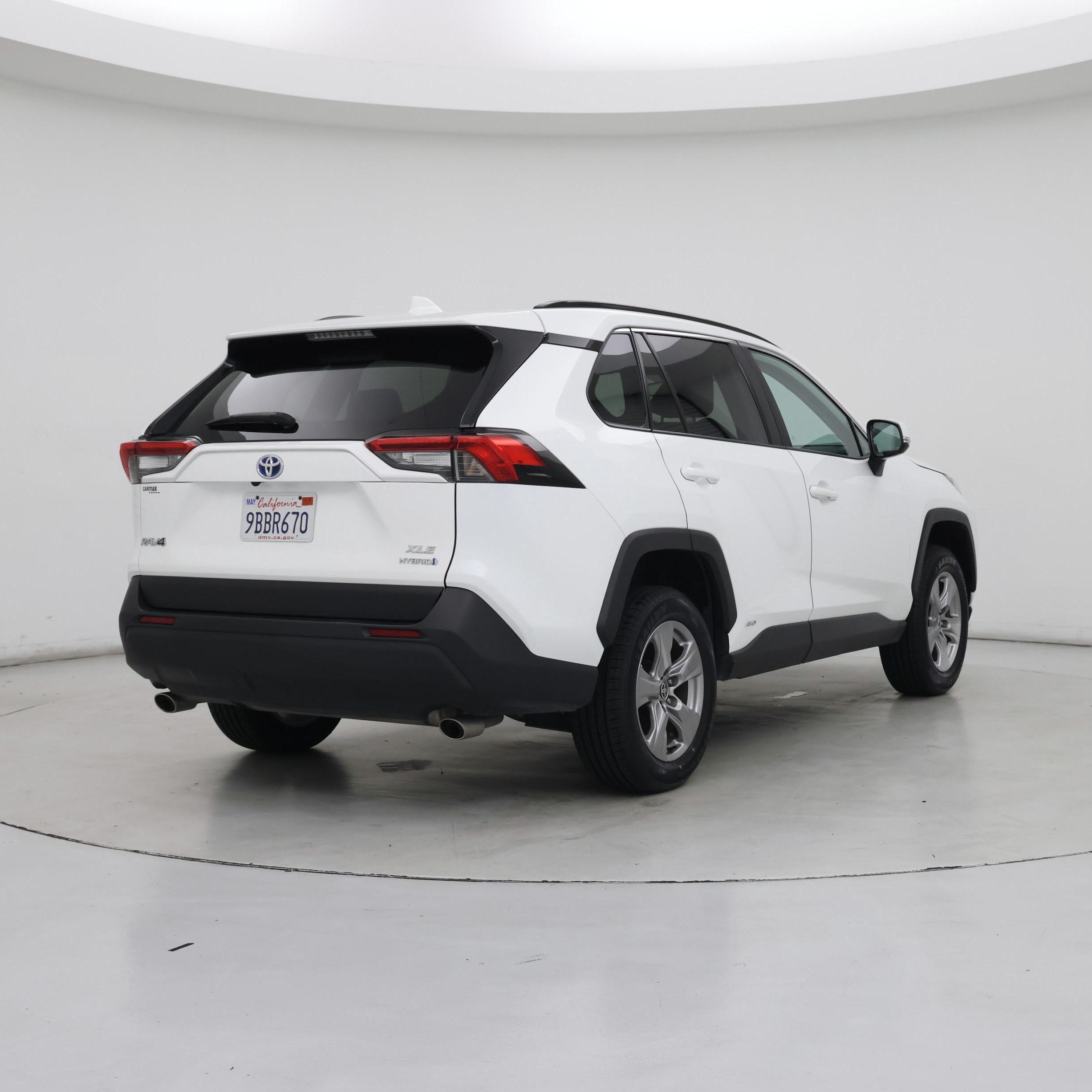 Thumbnail: 2022 Toyota RAV4 - 8