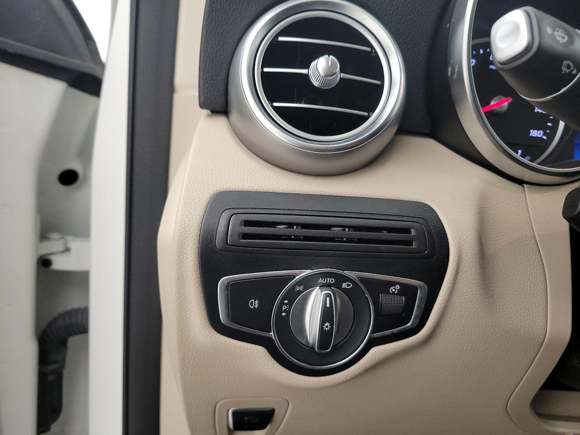 Thumbnail: 2022 Mercedes-Benz GLC - 13