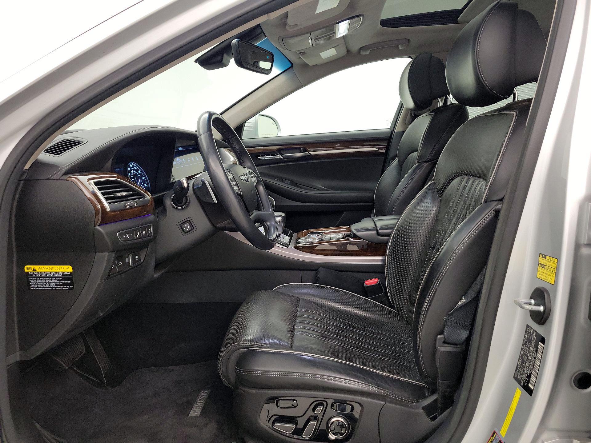 Thumbnail: 2017 Genesis G90 - 11