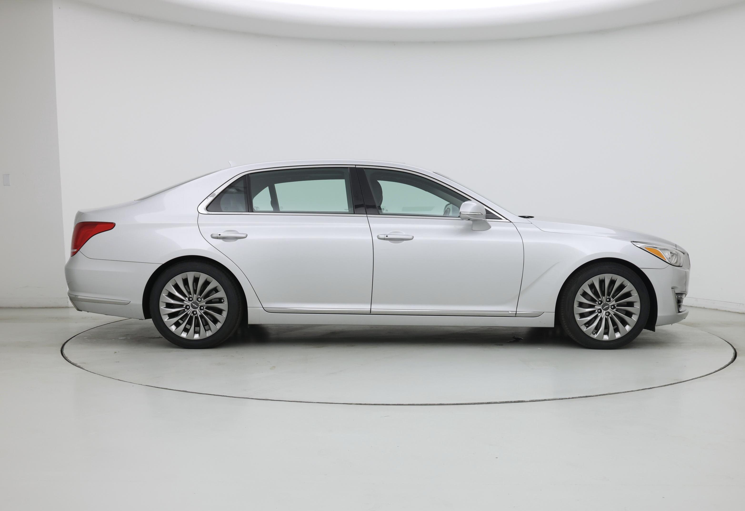 Thumbnail: 2017 Genesis G90 - 7