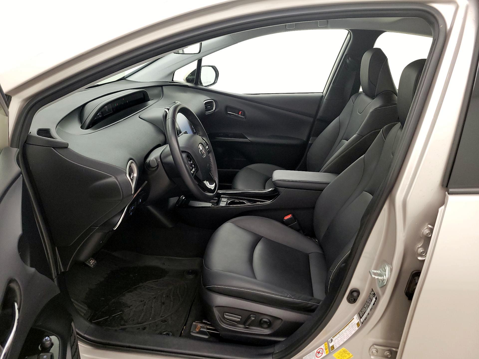 Thumbnail: 2020 Toyota Prius Prime - 11