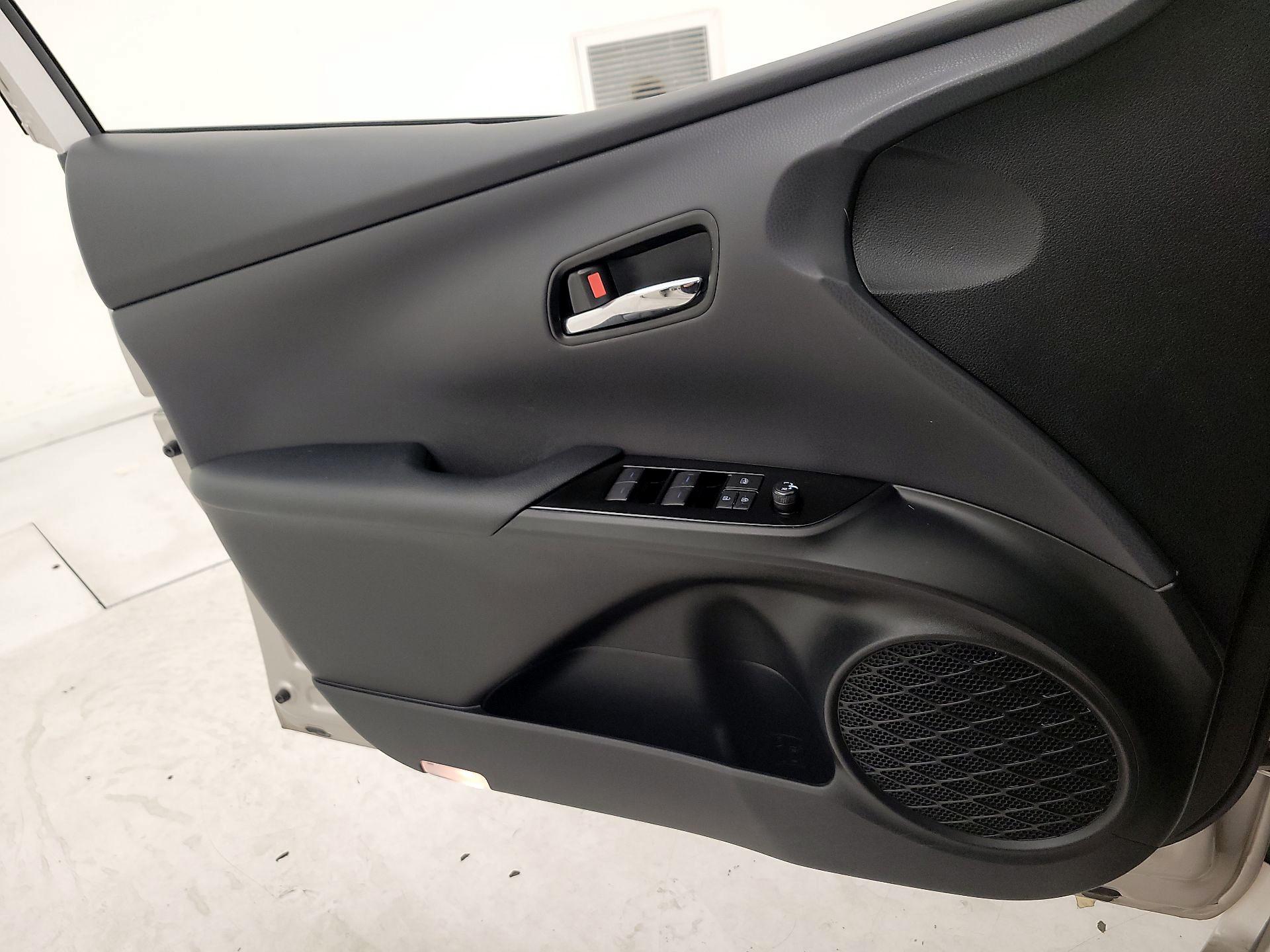 Thumbnail: 2020 Toyota Prius Prime - 12