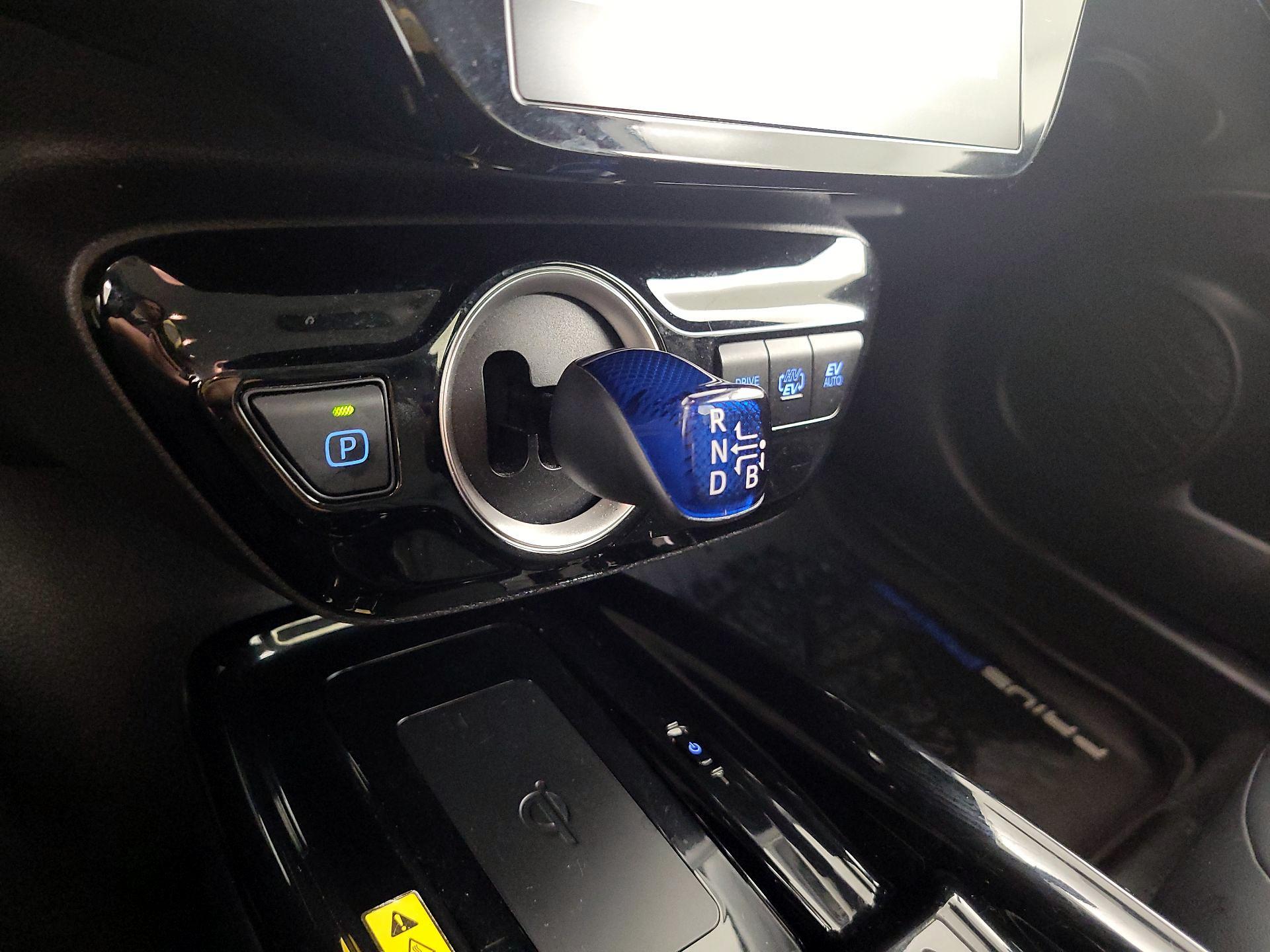 Thumbnail: 2020 Toyota Prius Prime - 18