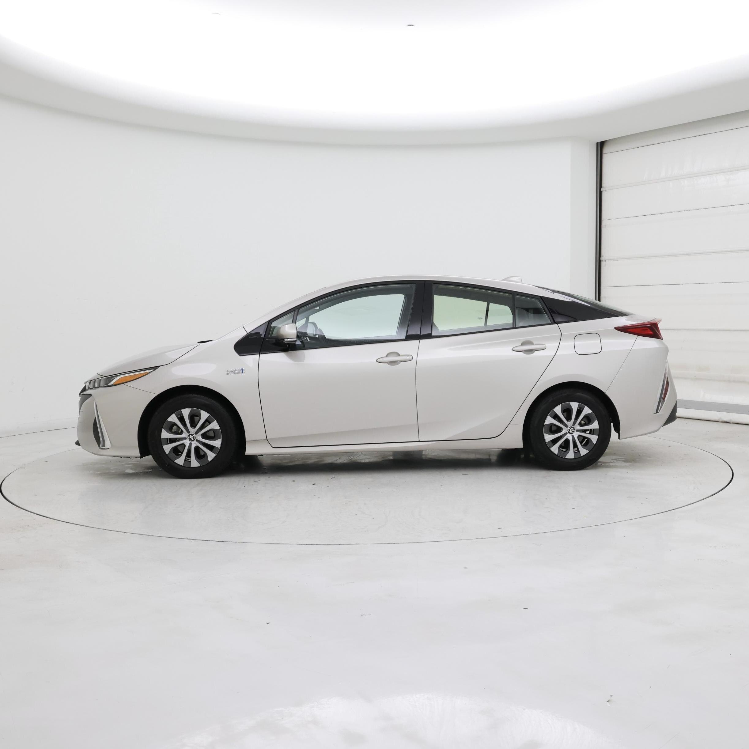 Thumbnail: 2020 Toyota Prius Prime - 3