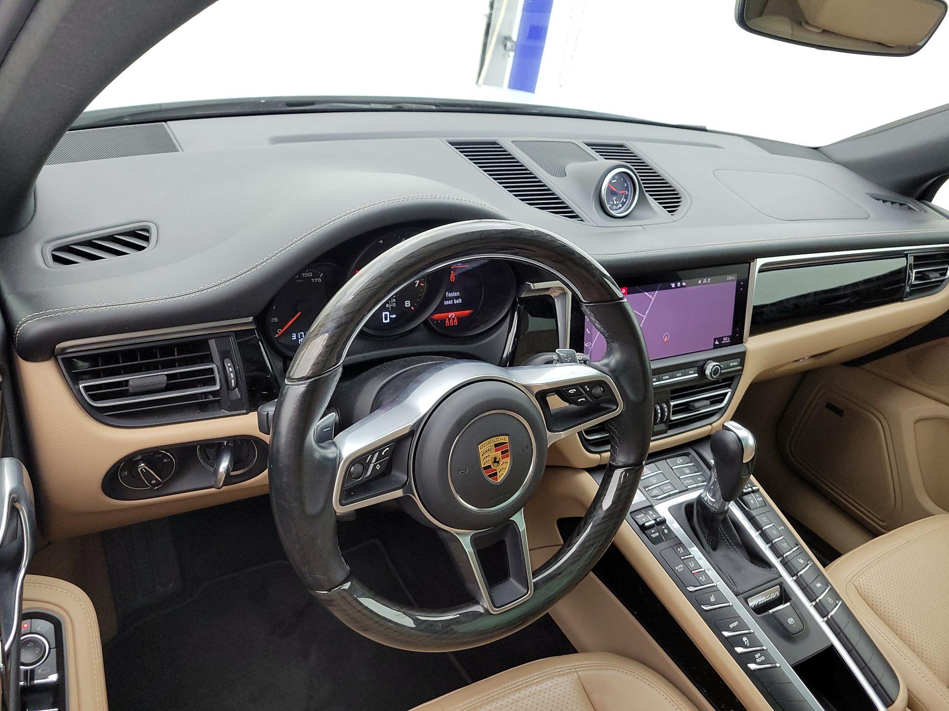 Thumbnail: 2021 Porsche Macan - 9