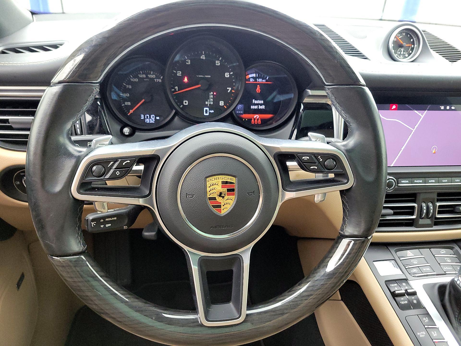 Thumbnail: 2021 Porsche Macan - 10