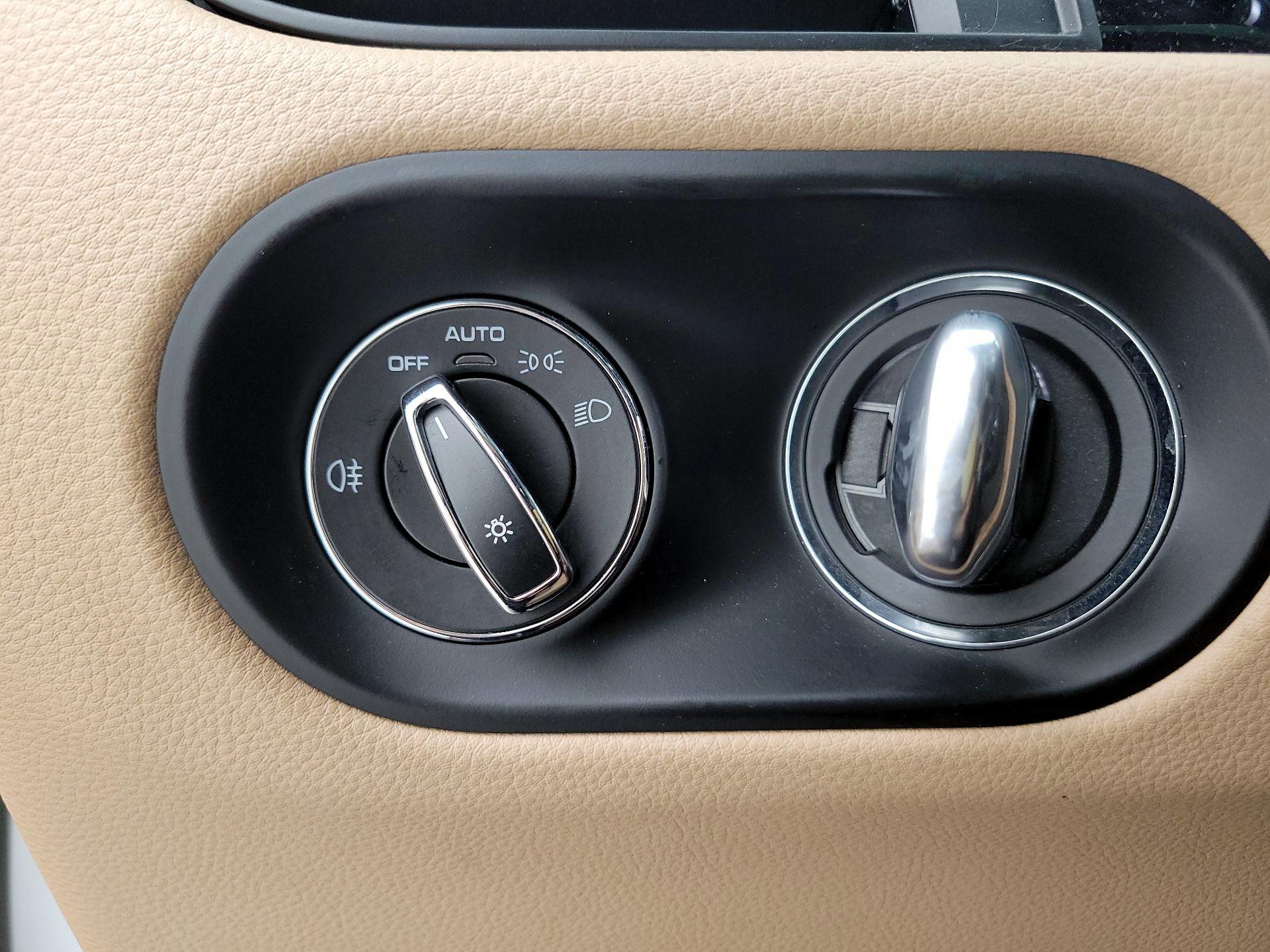 Thumbnail: 2021 Porsche Macan - 13