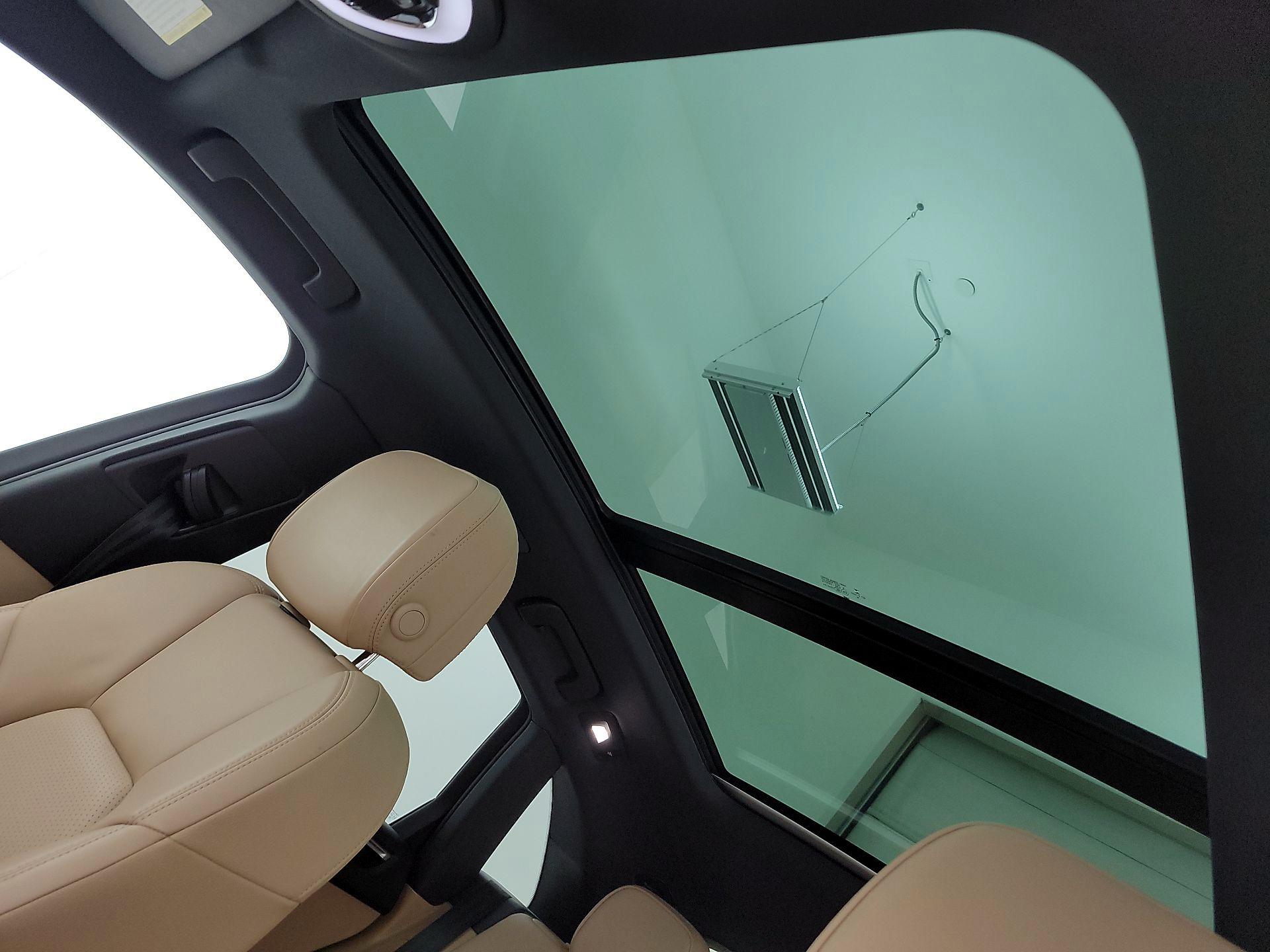 Thumbnail: 2021 Porsche Macan - 20