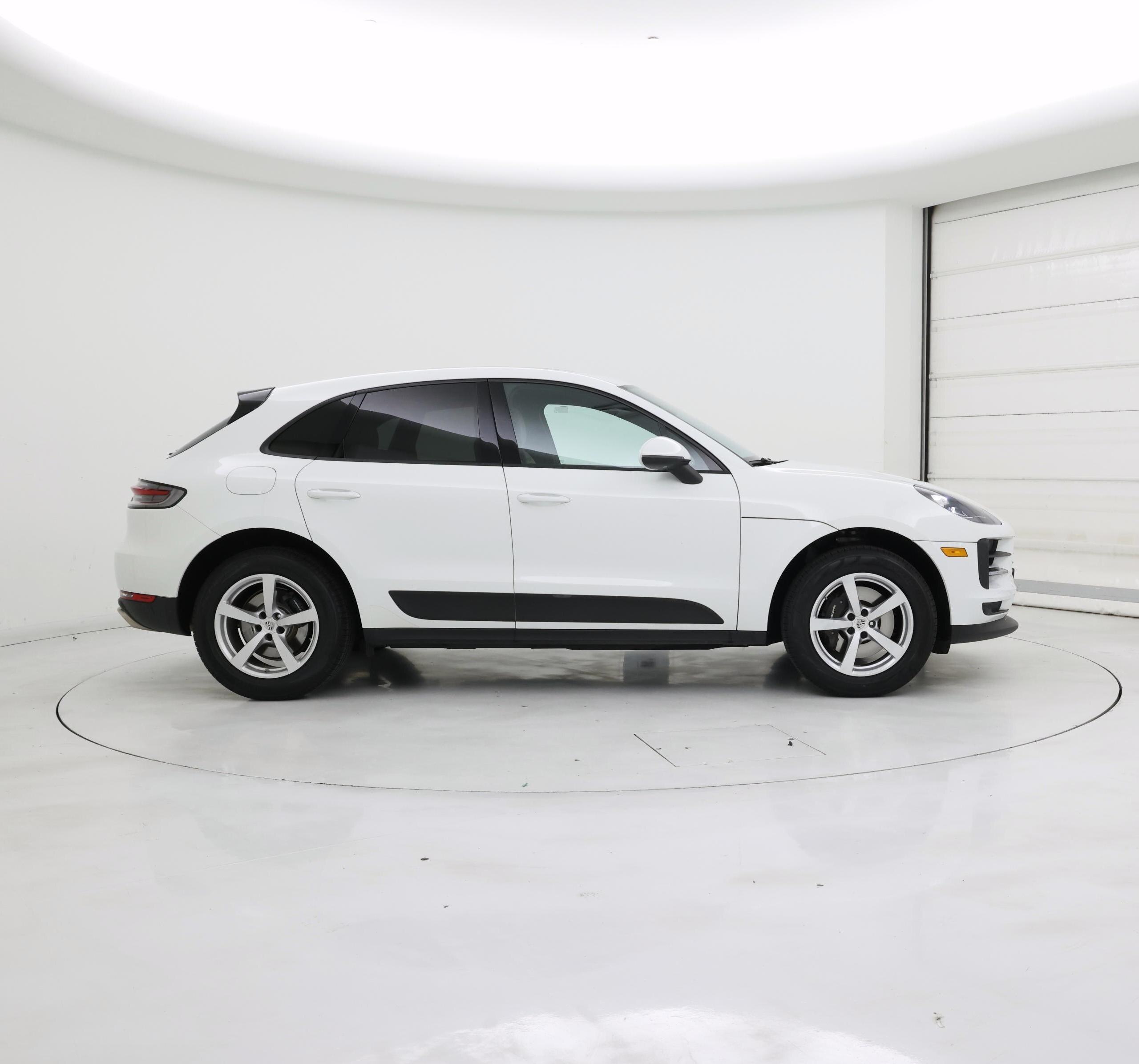 Thumbnail: 2021 Porsche Macan - 7
