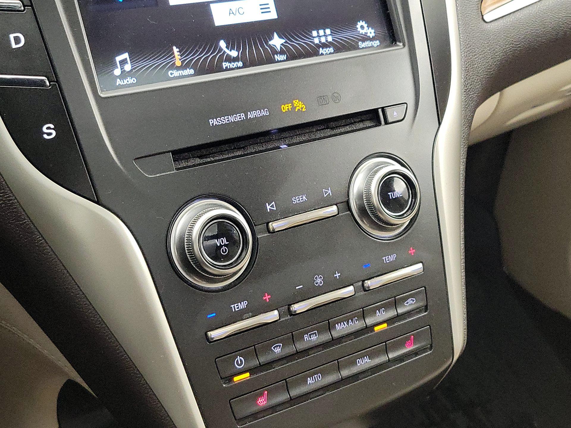 Thumbnail: 2018 Lincoln MKC - 17