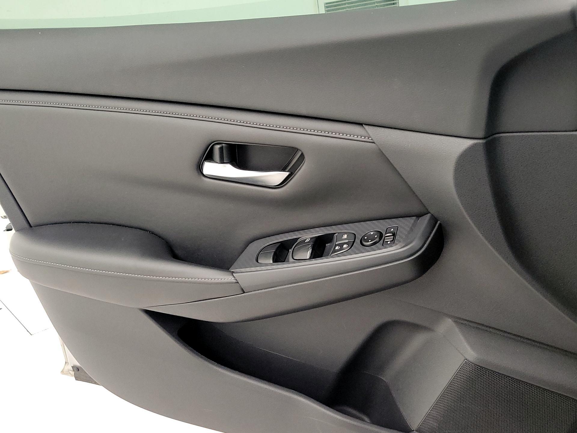 Thumbnail: 2020 Nissan Sentra - 12