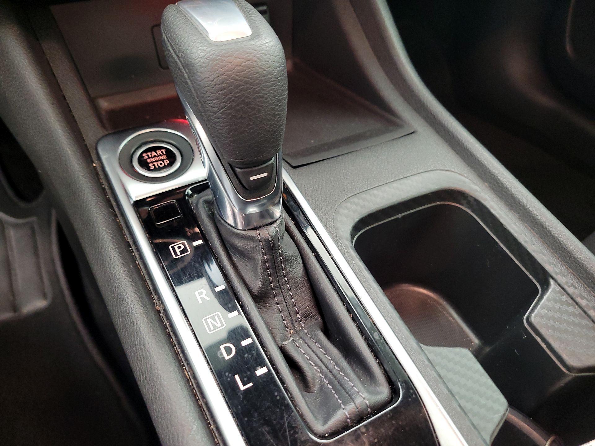 Thumbnail: 2020 Nissan Sentra - 17