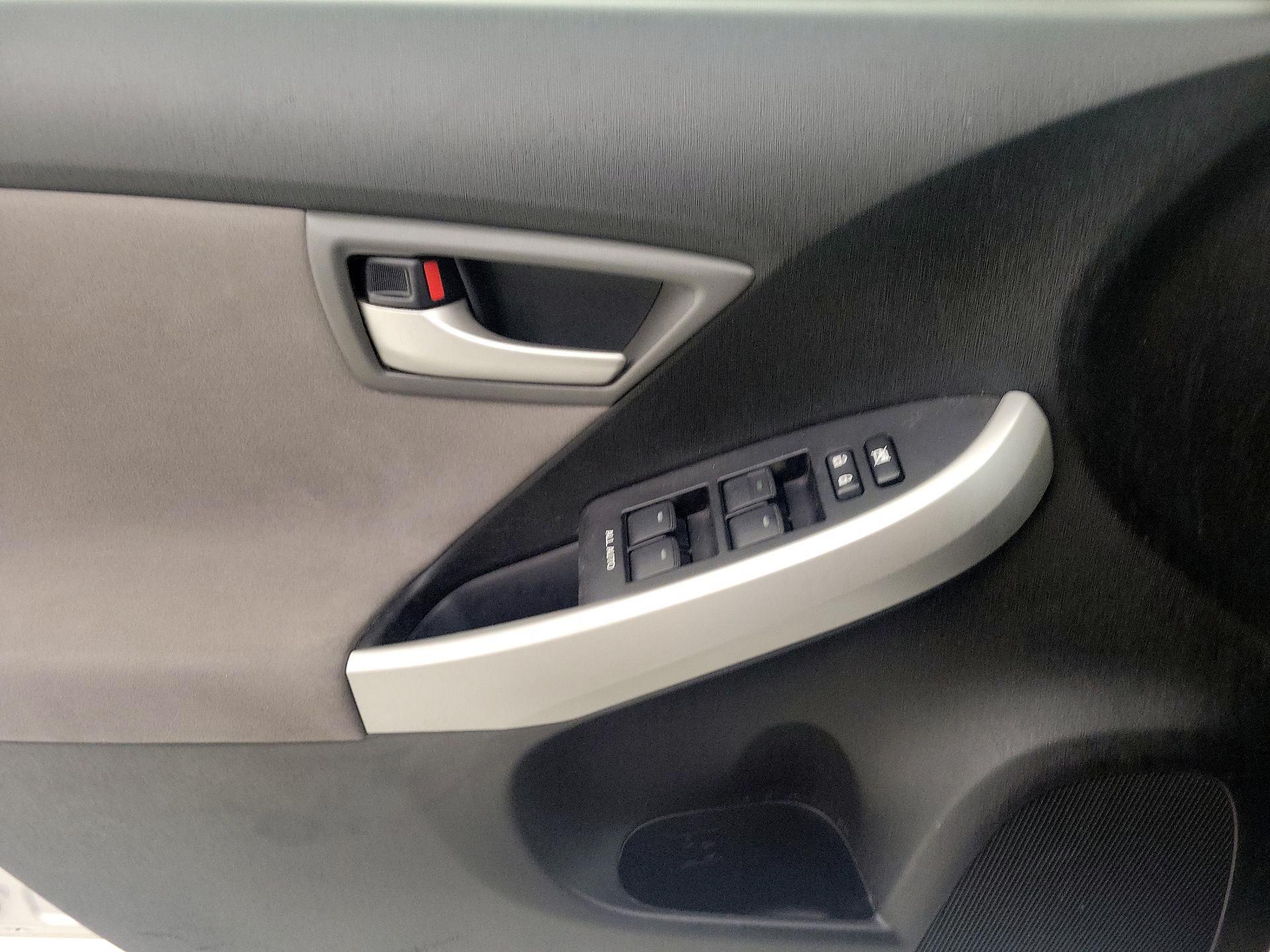 Thumbnail: 2014 Toyota Prius - 12