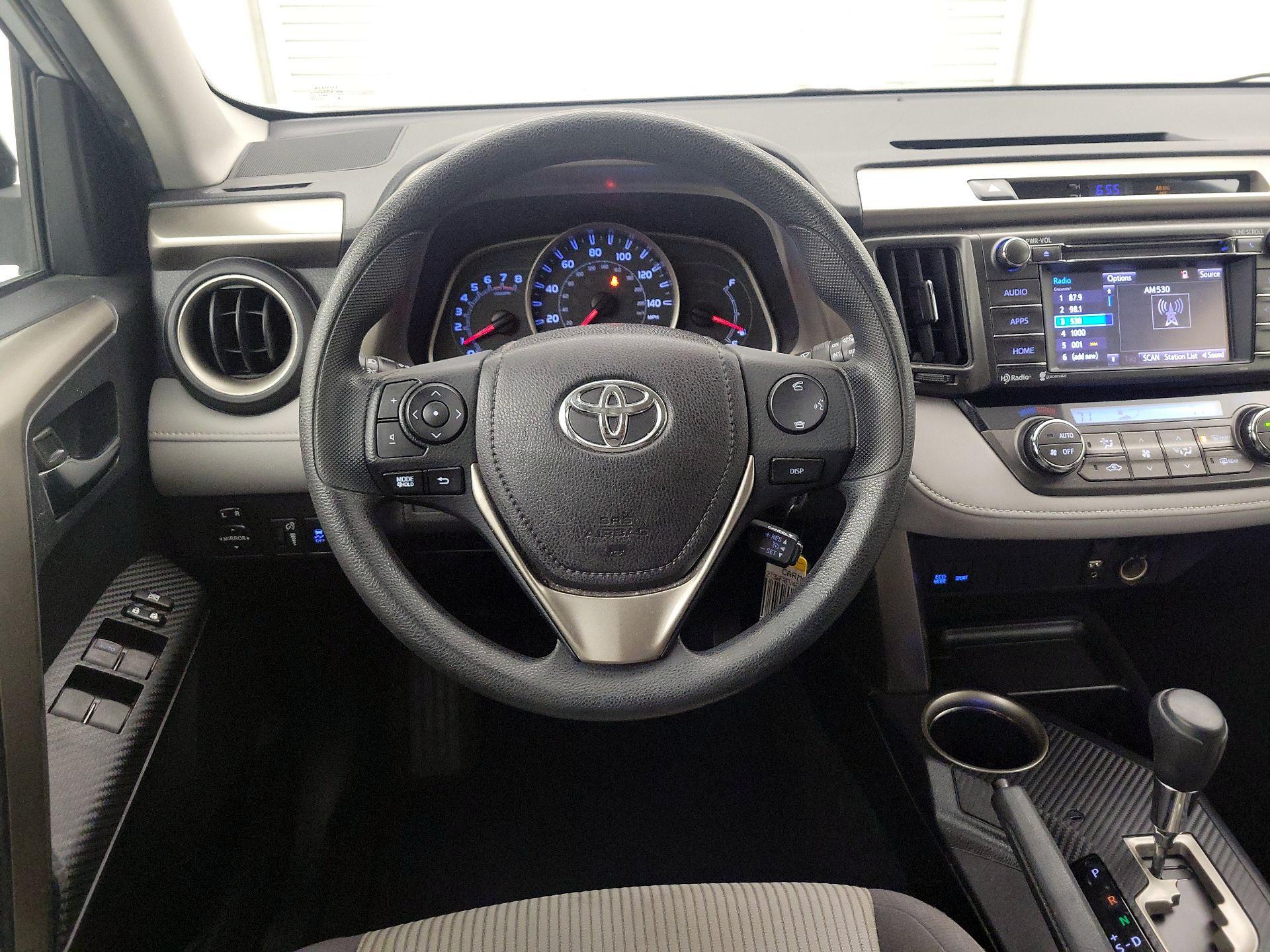 Thumbnail: 2015 Toyota RAV4 - 10