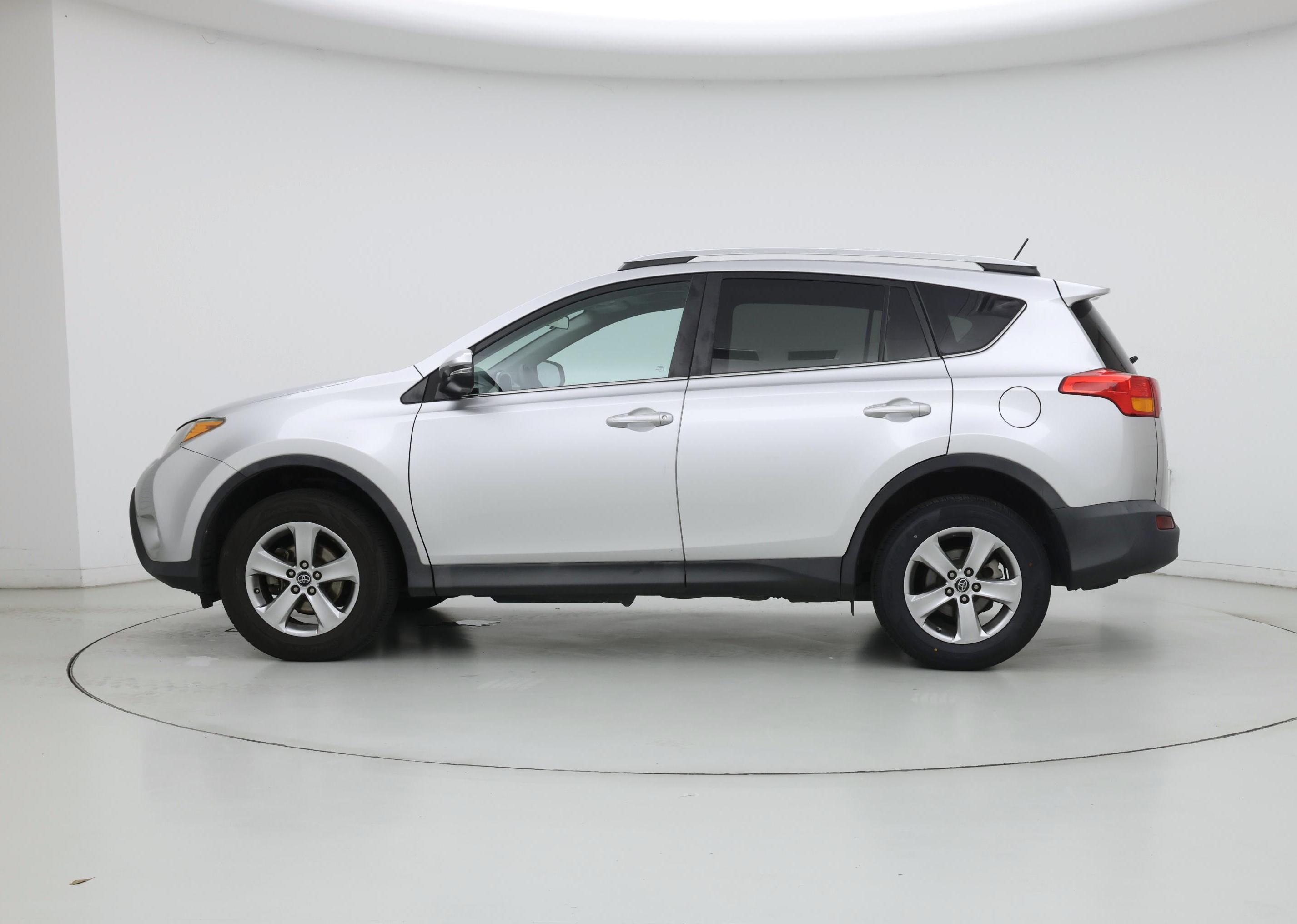 Thumbnail: 2015 Toyota RAV4 - 3