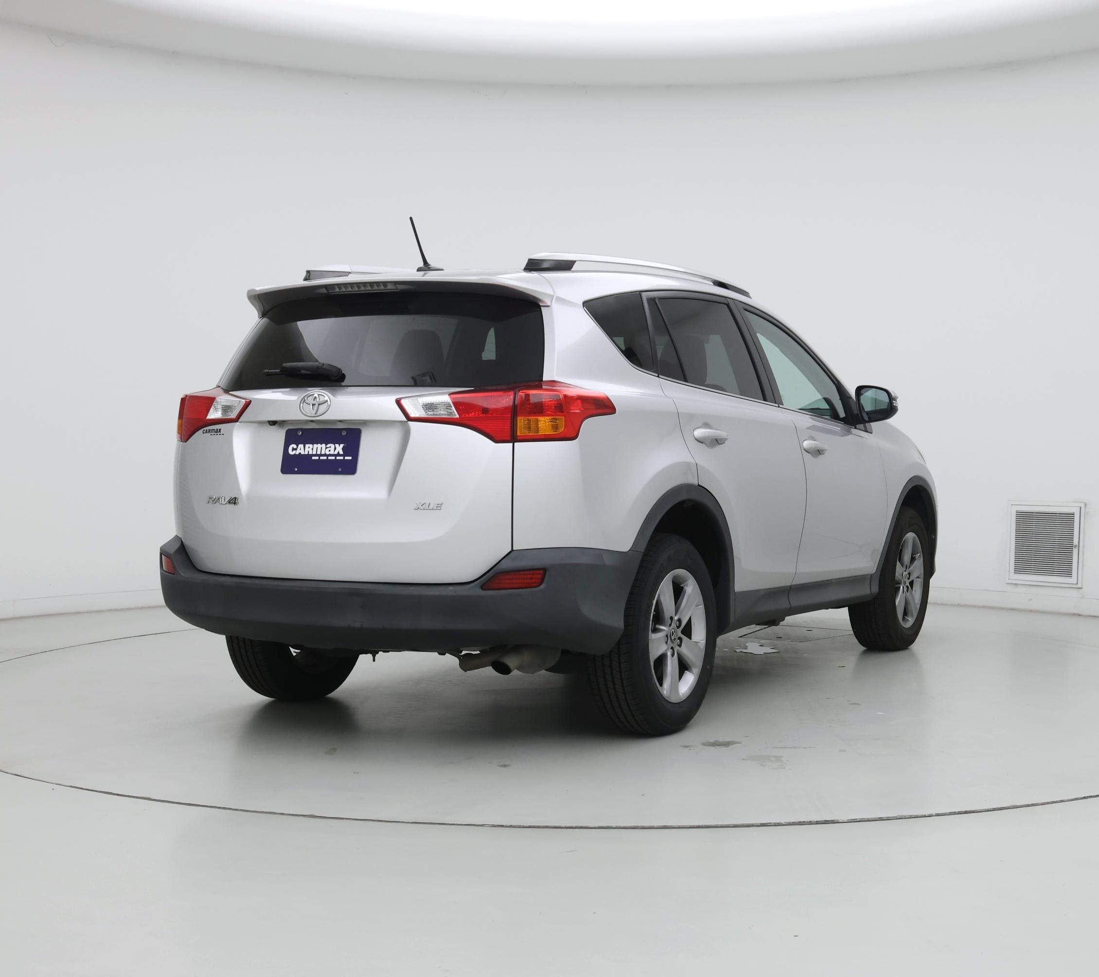 Thumbnail: 2015 Toyota RAV4 - 8