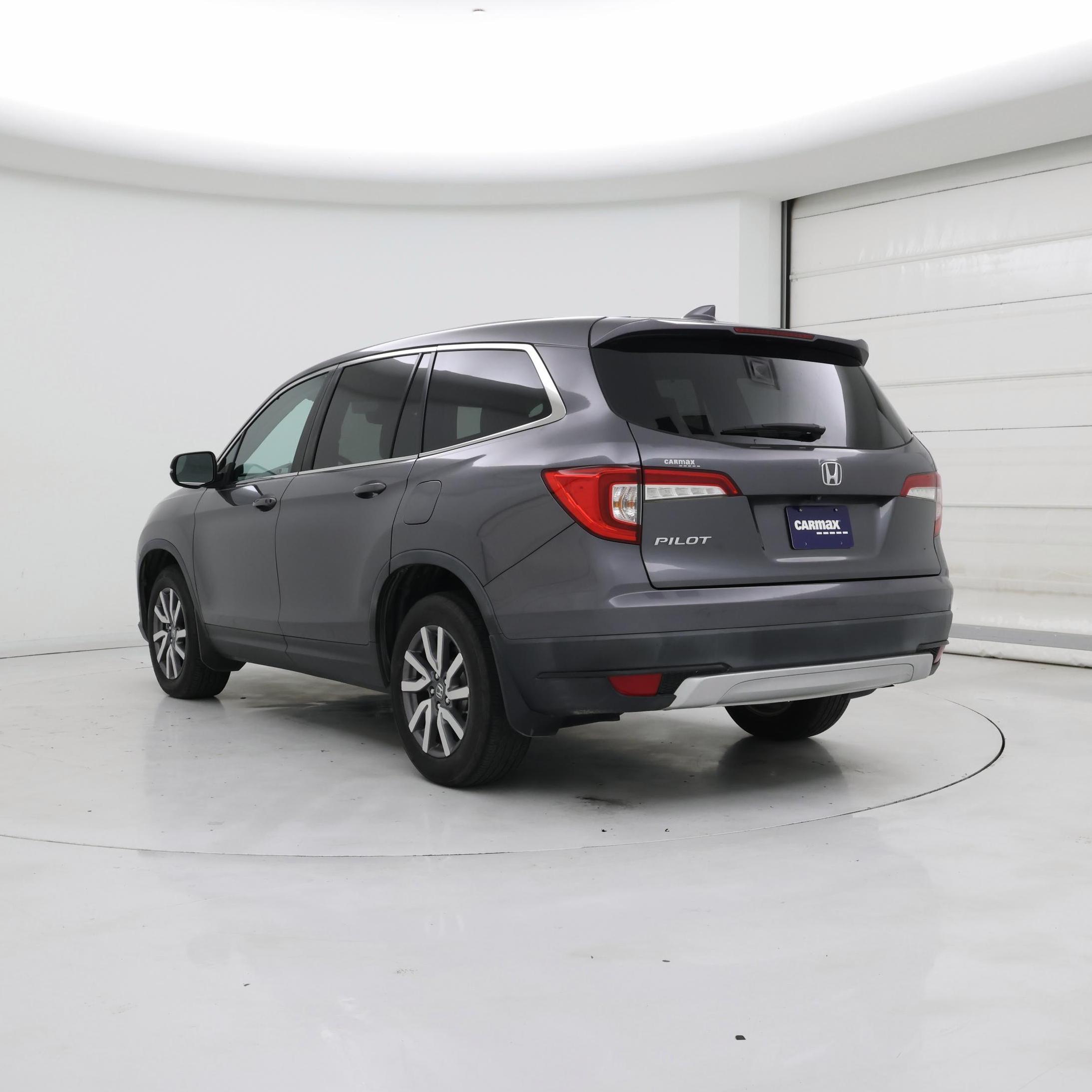 Thumbnail: 2019 Honda Pilot - 2