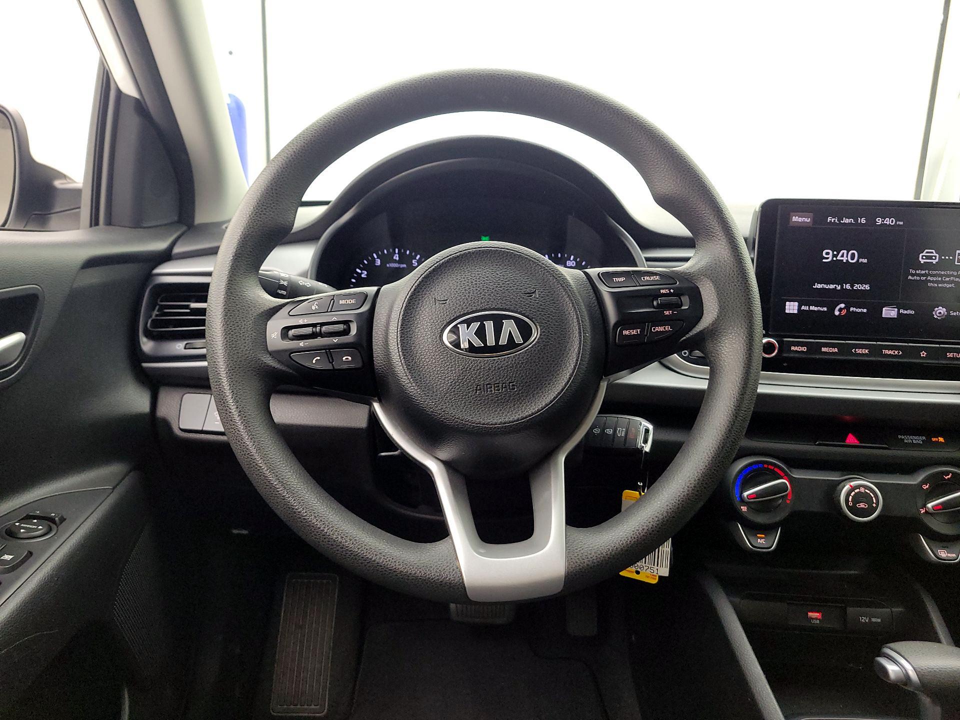 Thumbnail: 2021 Kia Rio - 10