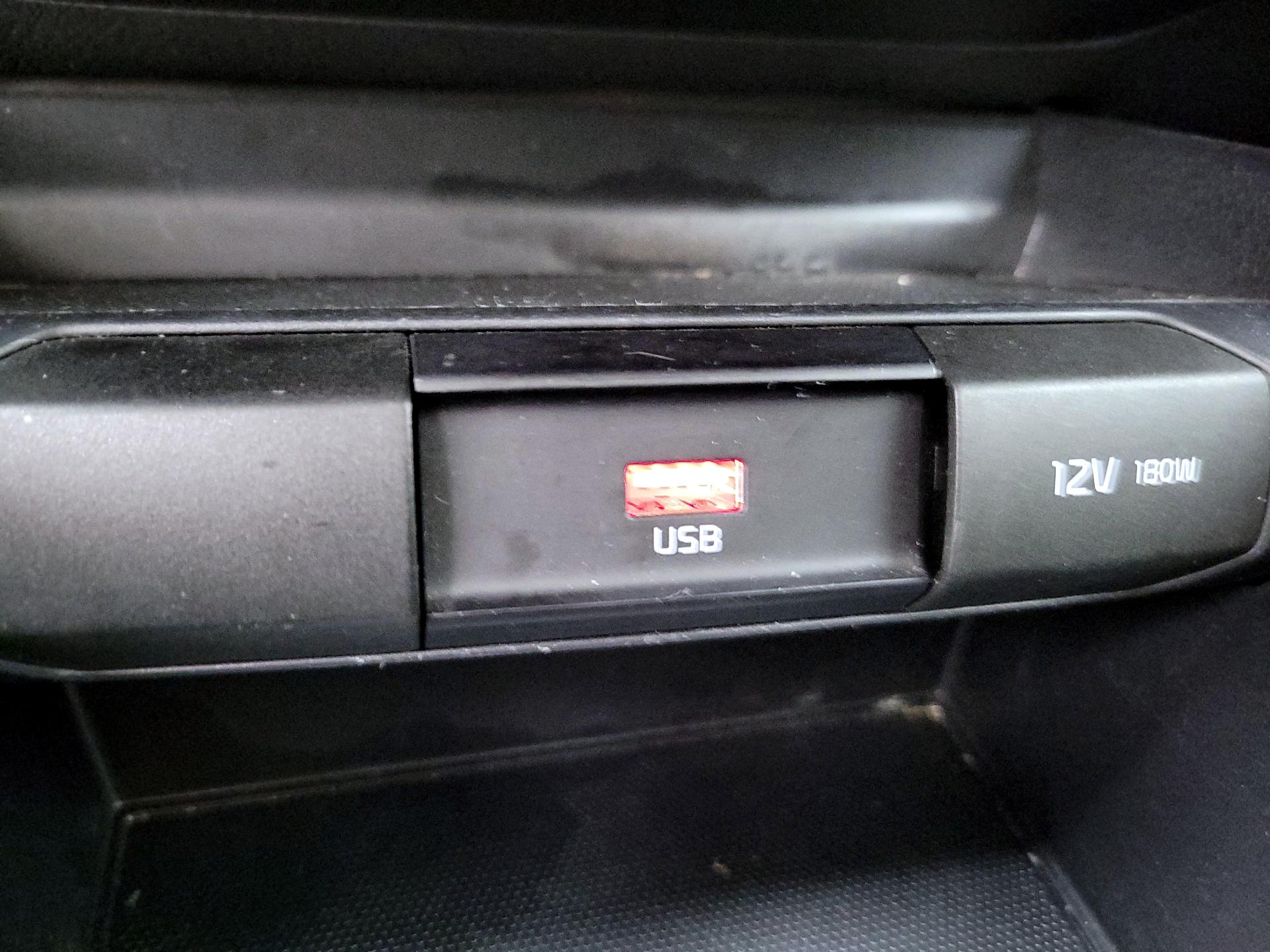 Thumbnail: 2021 Kia Rio - 18