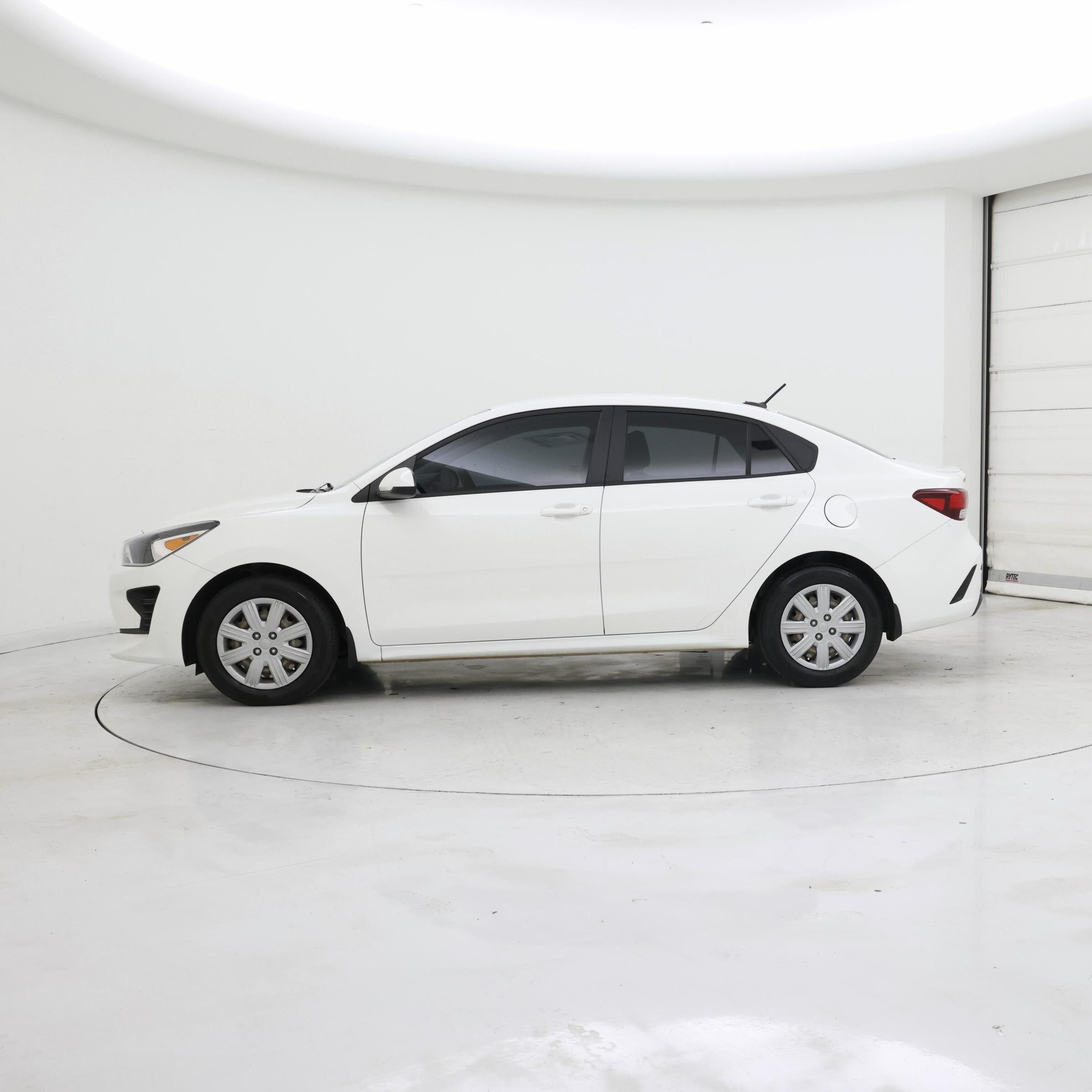 Thumbnail: 2021 Kia Rio - 3