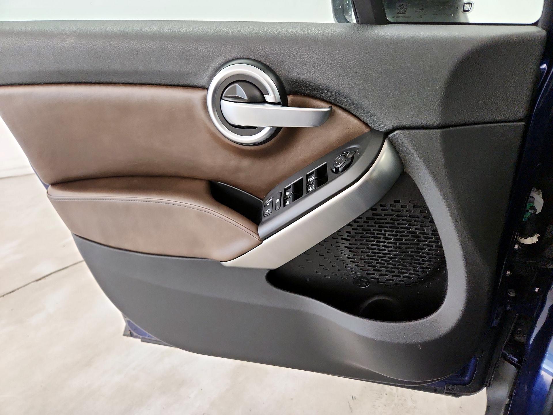 Thumbnail: 2016 Fiat 500X - 12