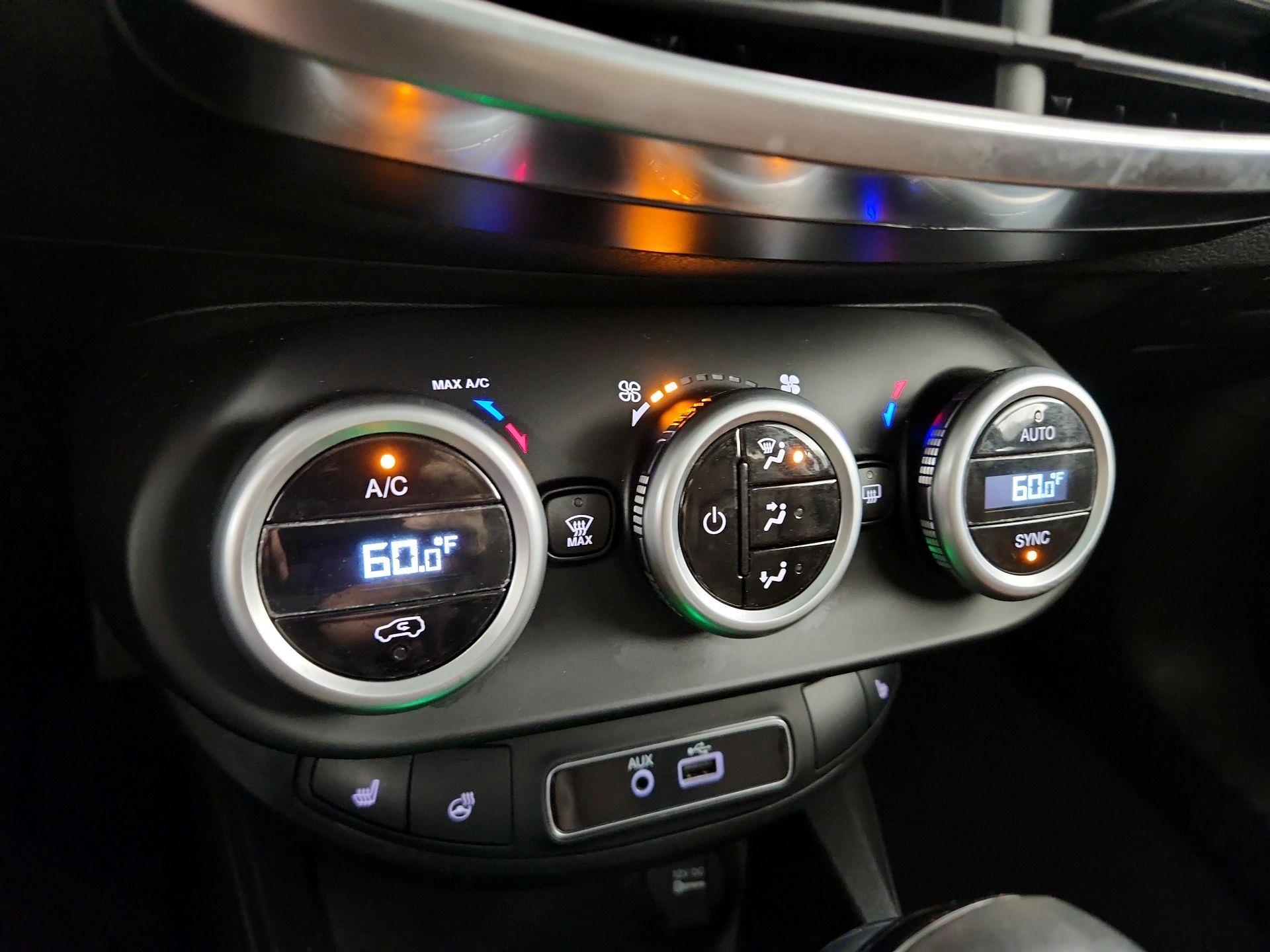 Thumbnail: 2016 Fiat 500X - 17