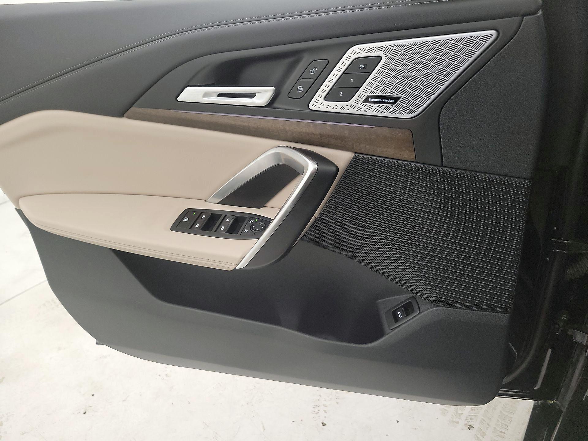 Thumbnail: 2025 BMW X1 - 12