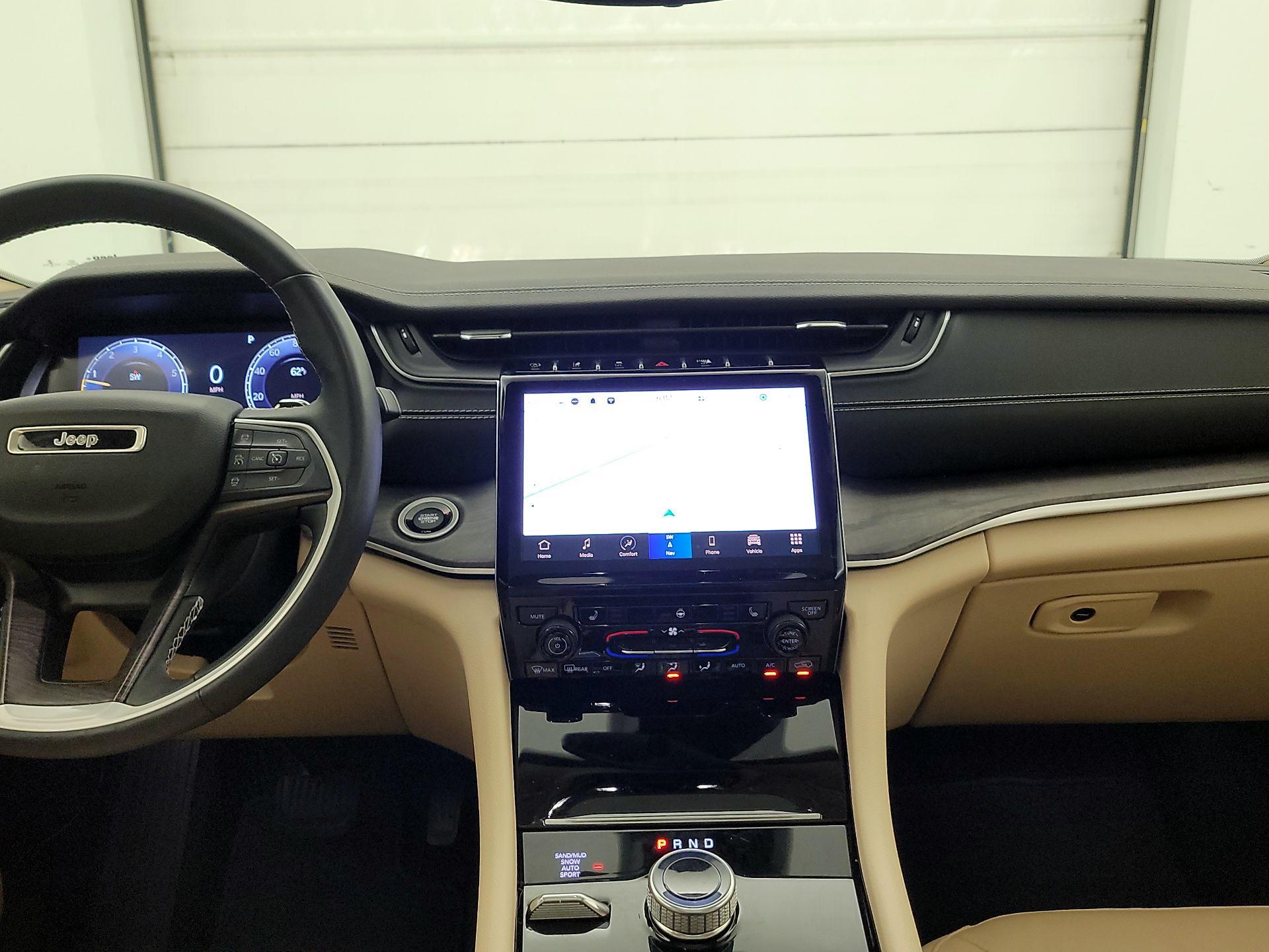 Thumbnail: 2022 Jeep Grand Cherokee - 9