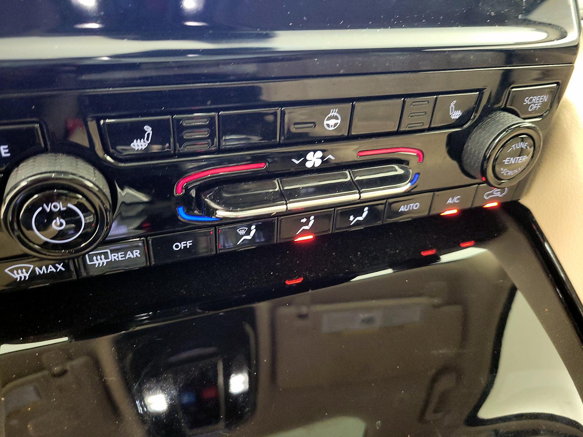 Thumbnail: 2022 Jeep Grand Cherokee - 17