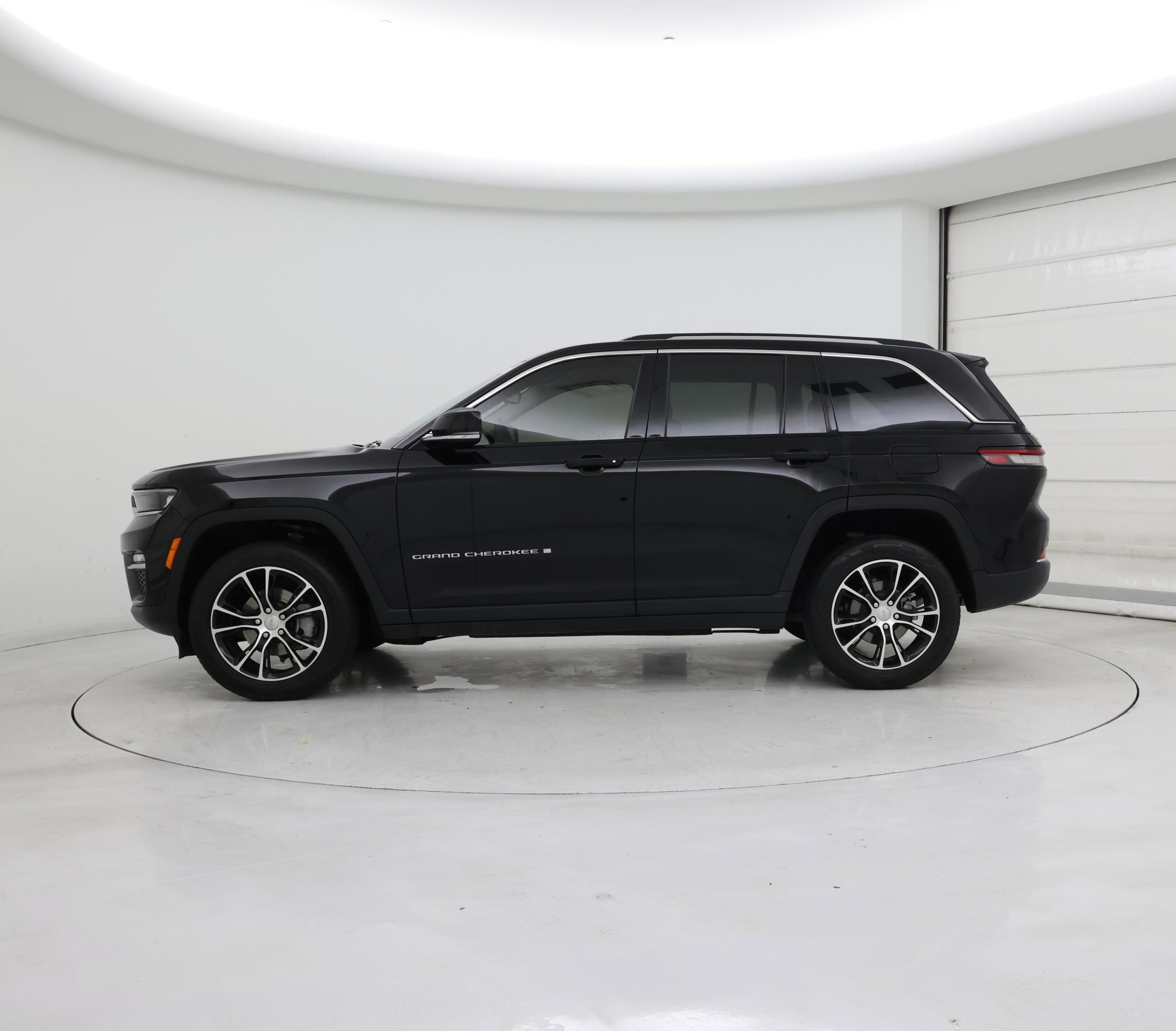 Thumbnail: 2022 Jeep Grand Cherokee - 3