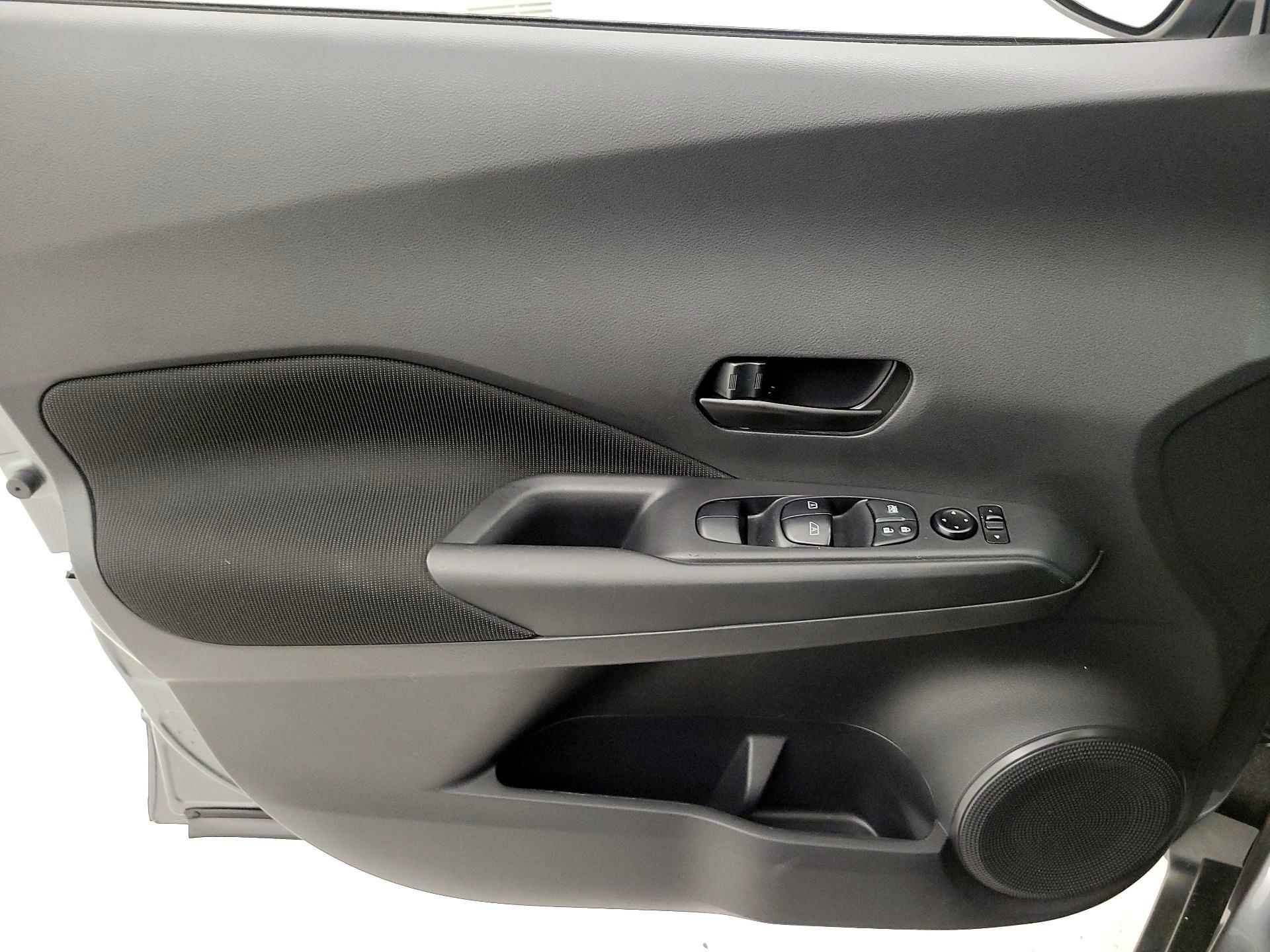 Thumbnail: 2023 Nissan Kicks - 12