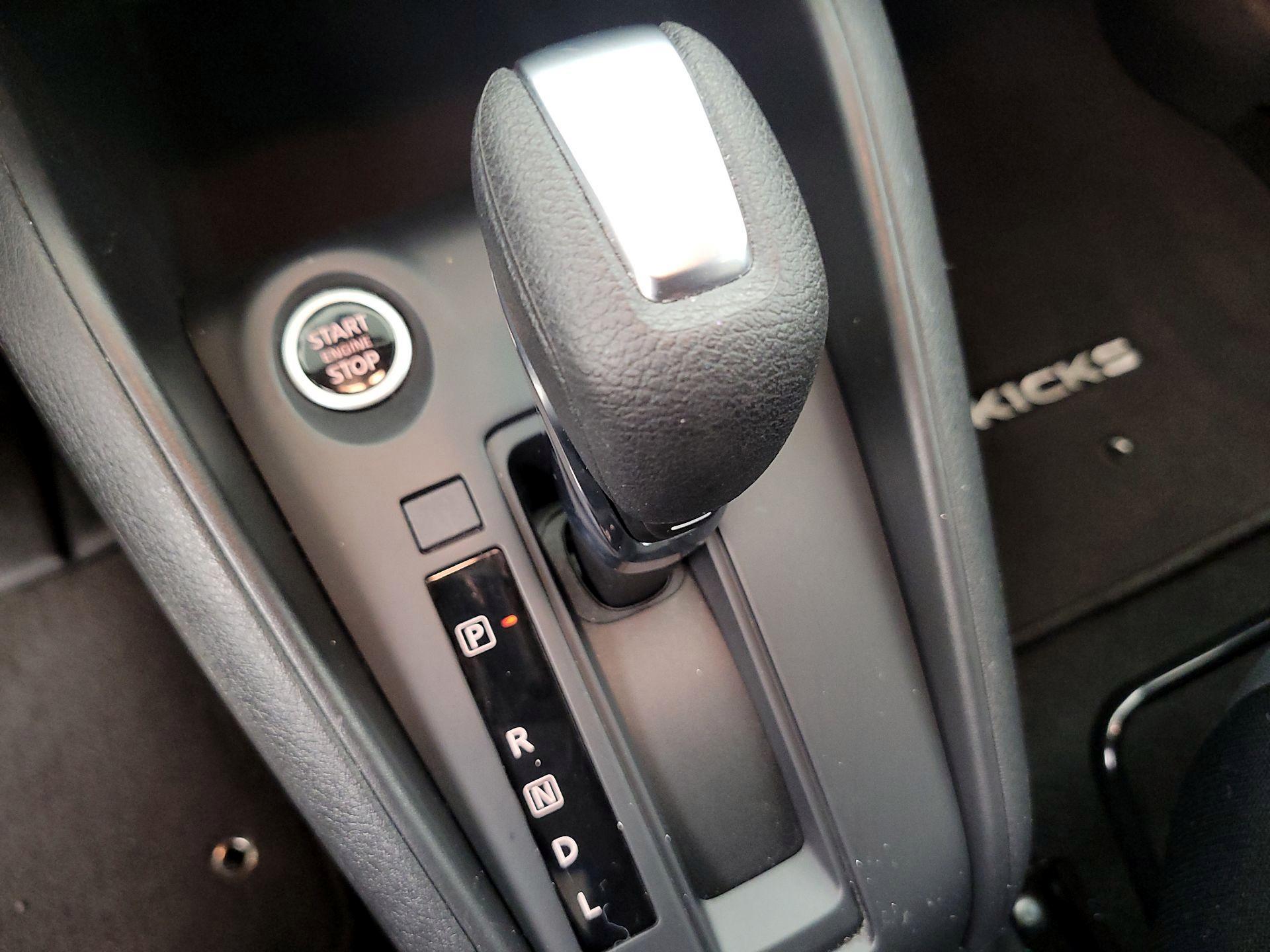 Thumbnail: 2023 Nissan Kicks - 17