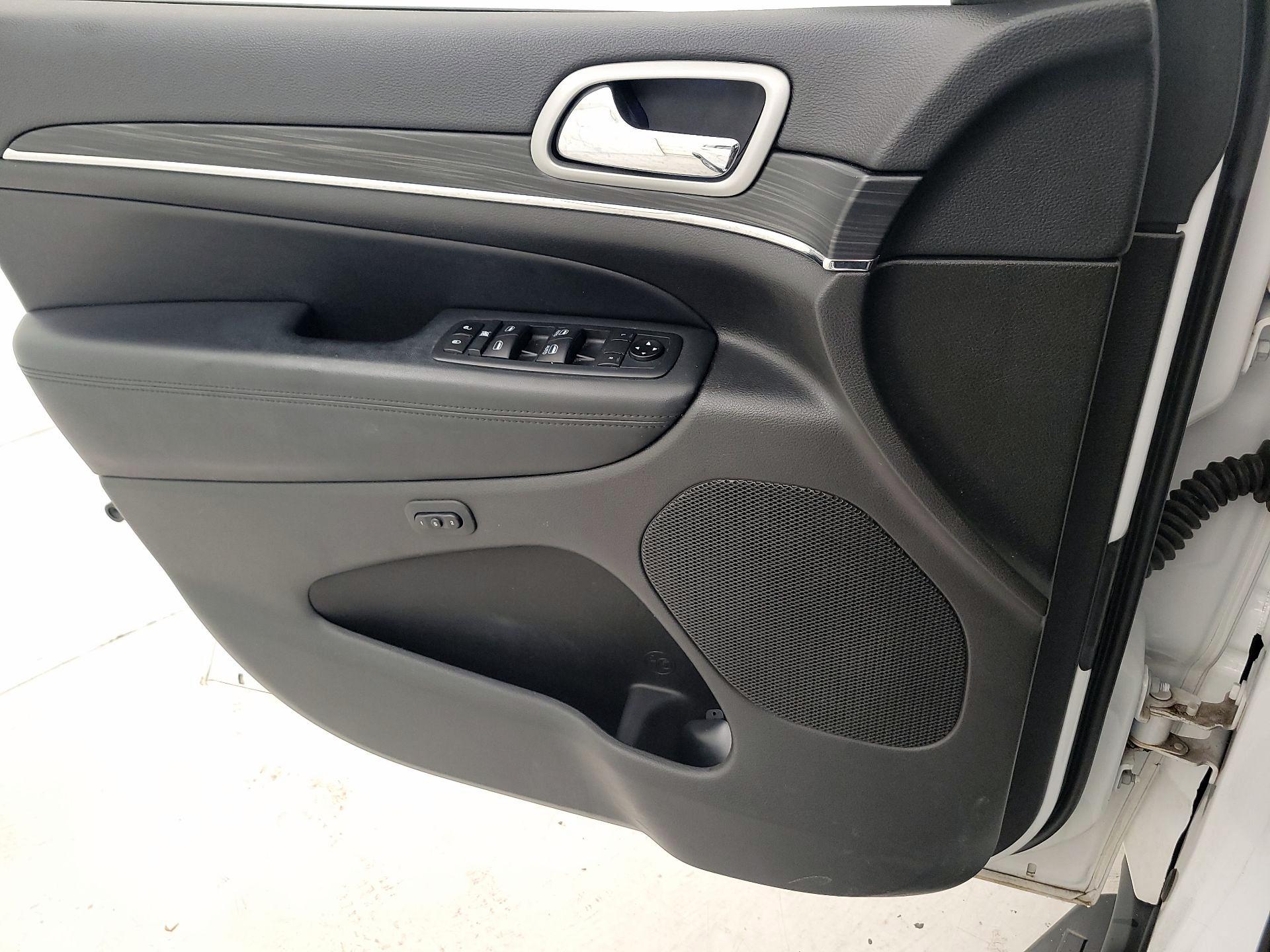 Thumbnail: 2021 Jeep Grand Cherokee - 12