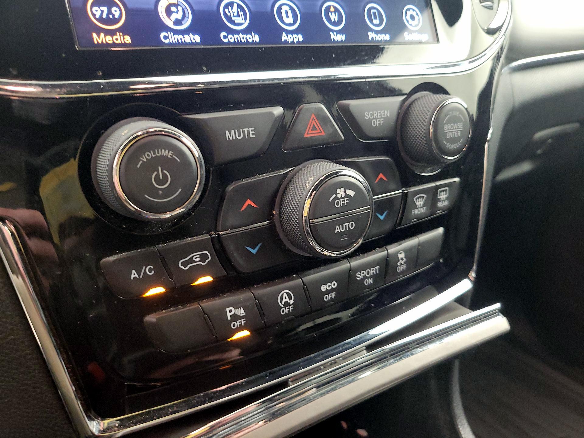 Thumbnail: 2021 Jeep Grand Cherokee - 17