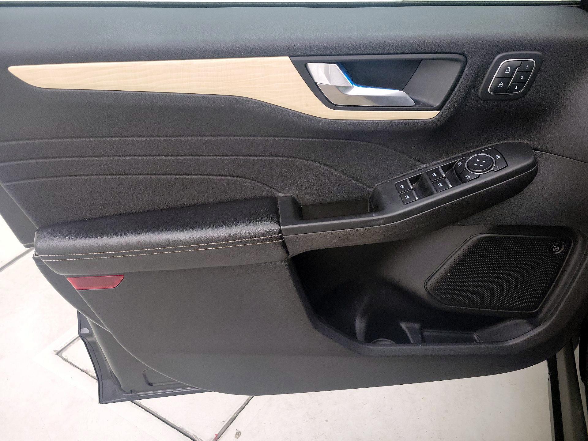 Thumbnail: 2022 Ford Escape - 12