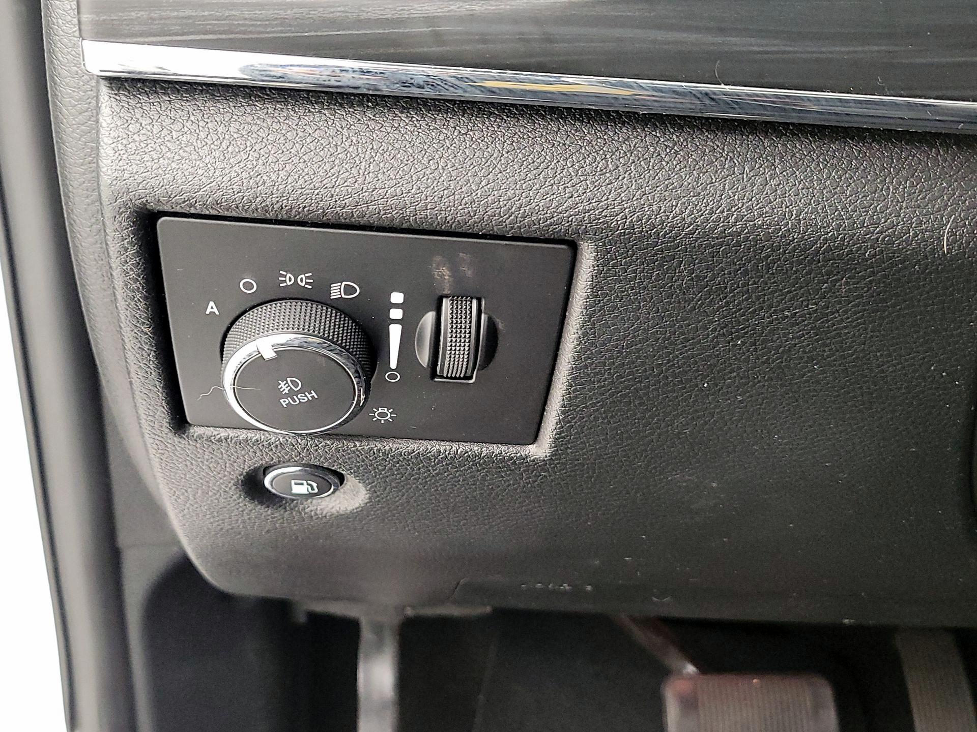 Thumbnail: 2020 Jeep Grand Cherokee - 13